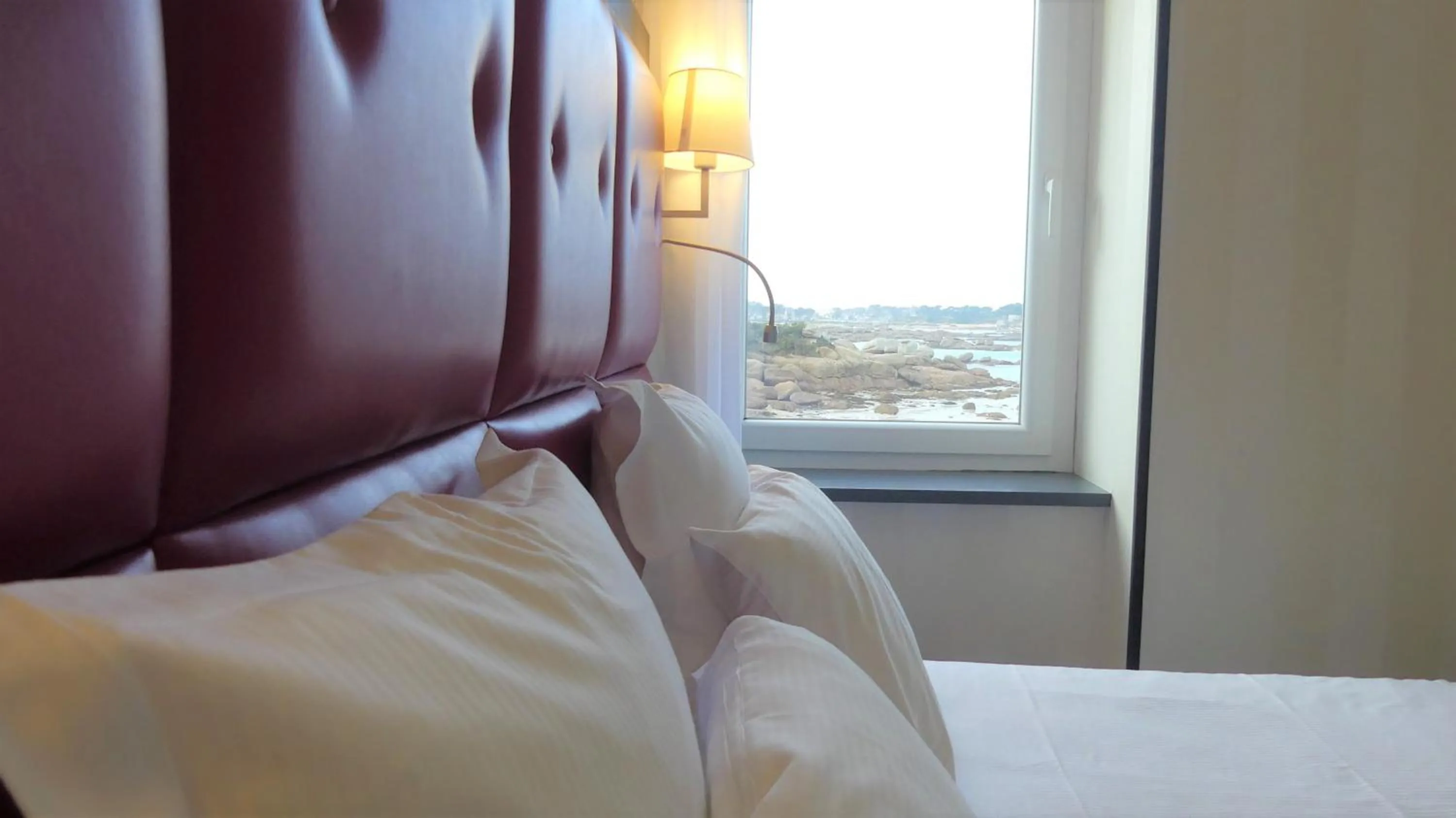 Photo of the whole room, Bed in Logis Hôtel Saint Guirec Et De La Plage