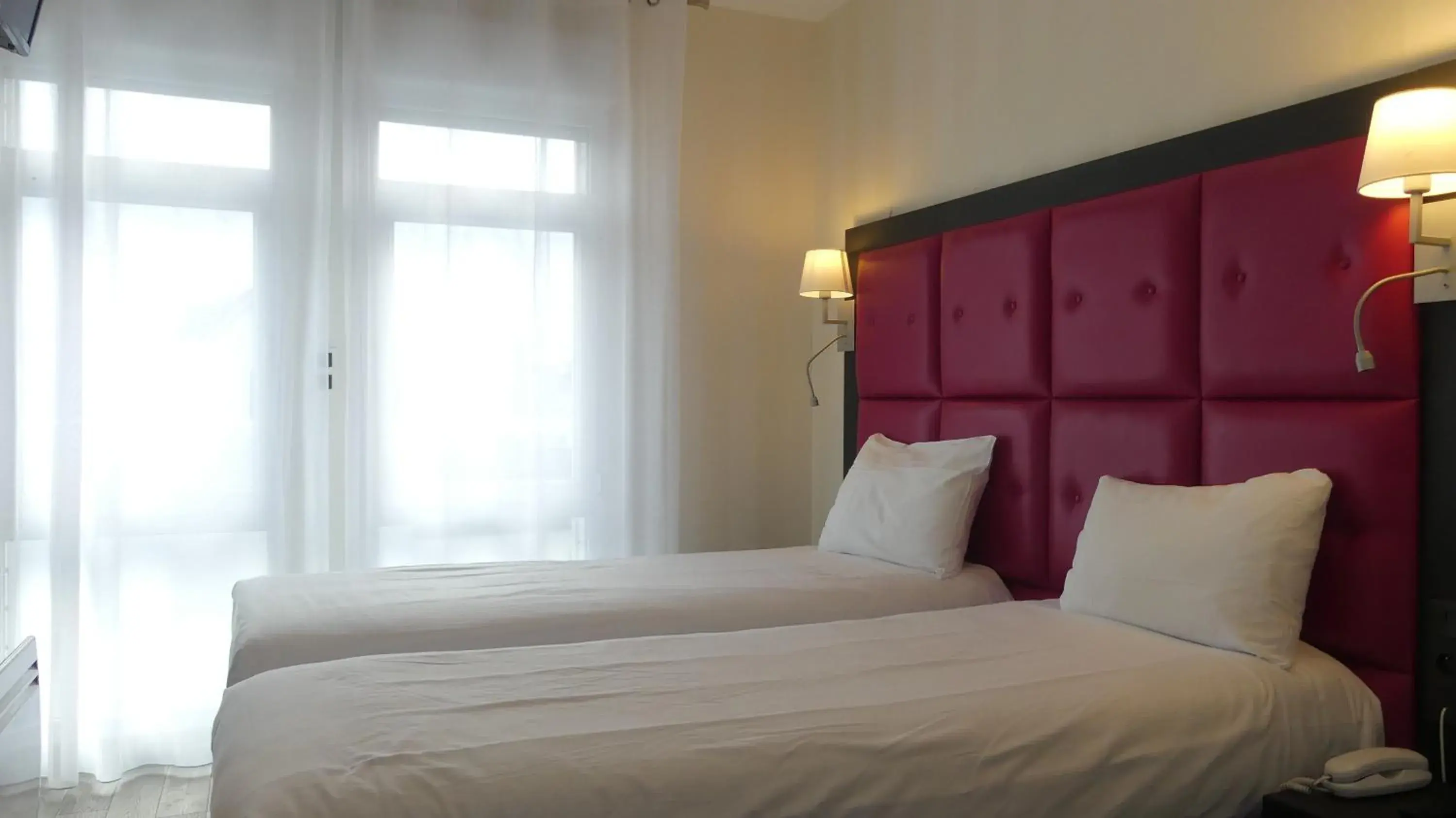 Bedroom, Bed in Logis Hôtel Saint Guirec Et De La Plage Bedroom, Bed in Logis Hôtel Saint Guirec Et De La Plage