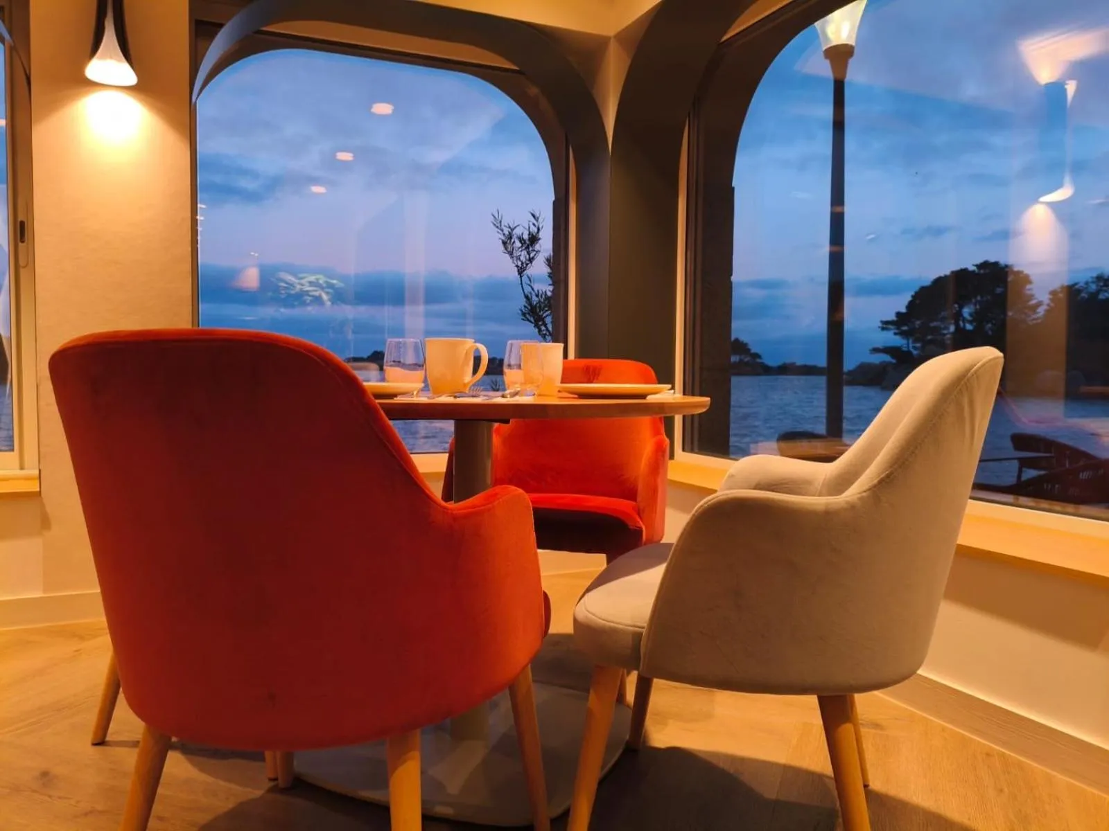 Breakfast in Logis Hôtel Saint Guirec Et De La Plage