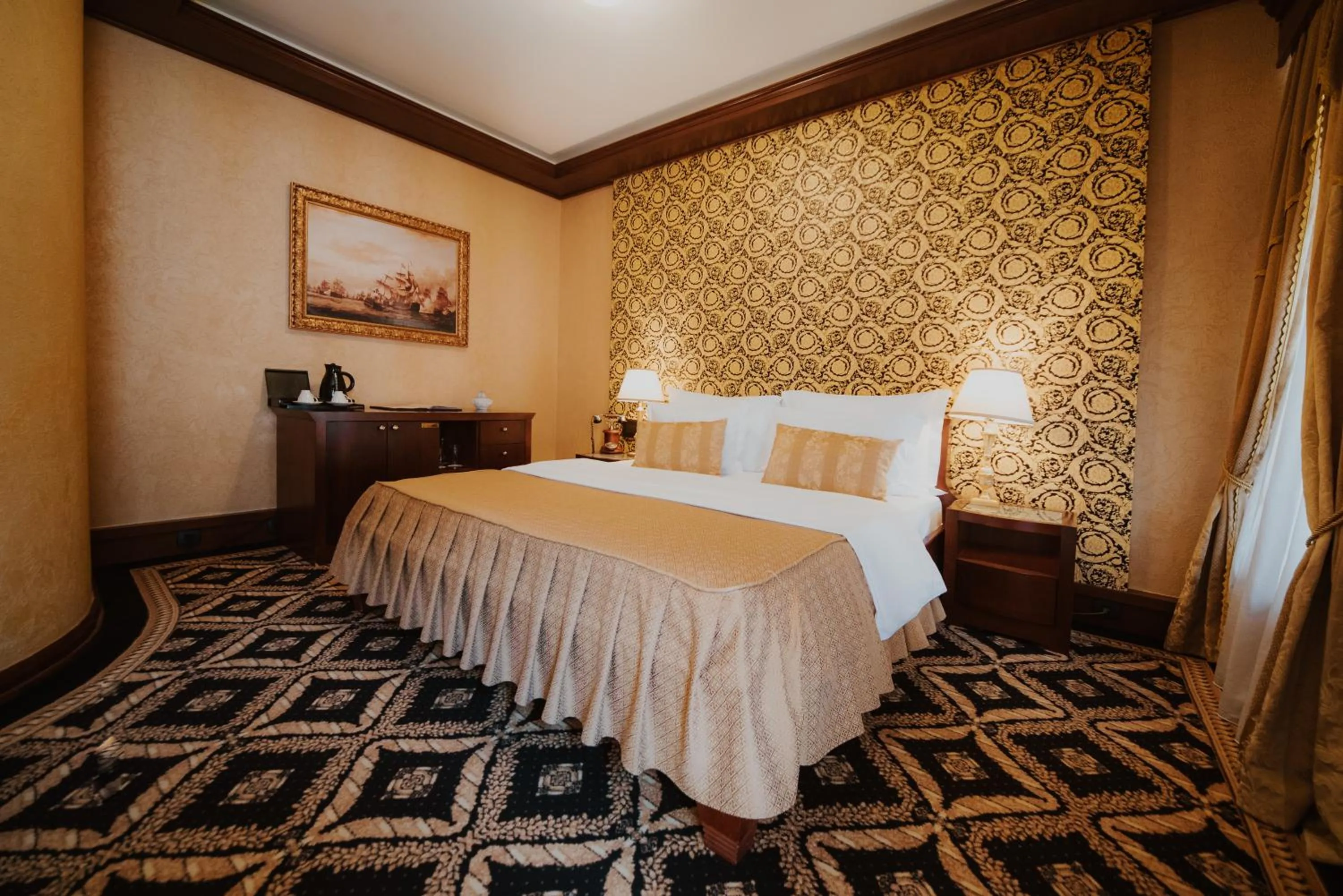 Bed in Historic Boutique Hotel Cattaro