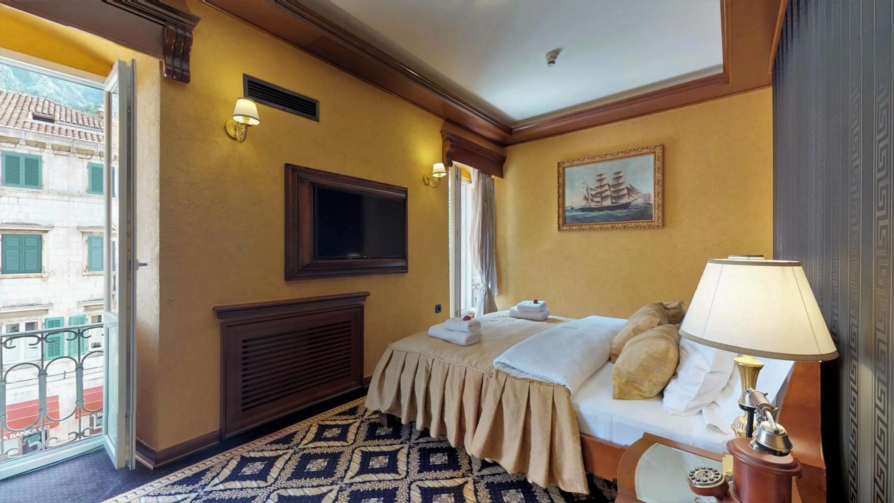 Balcony/Terrace, Bed in Historic Boutique Hotel Cattaro