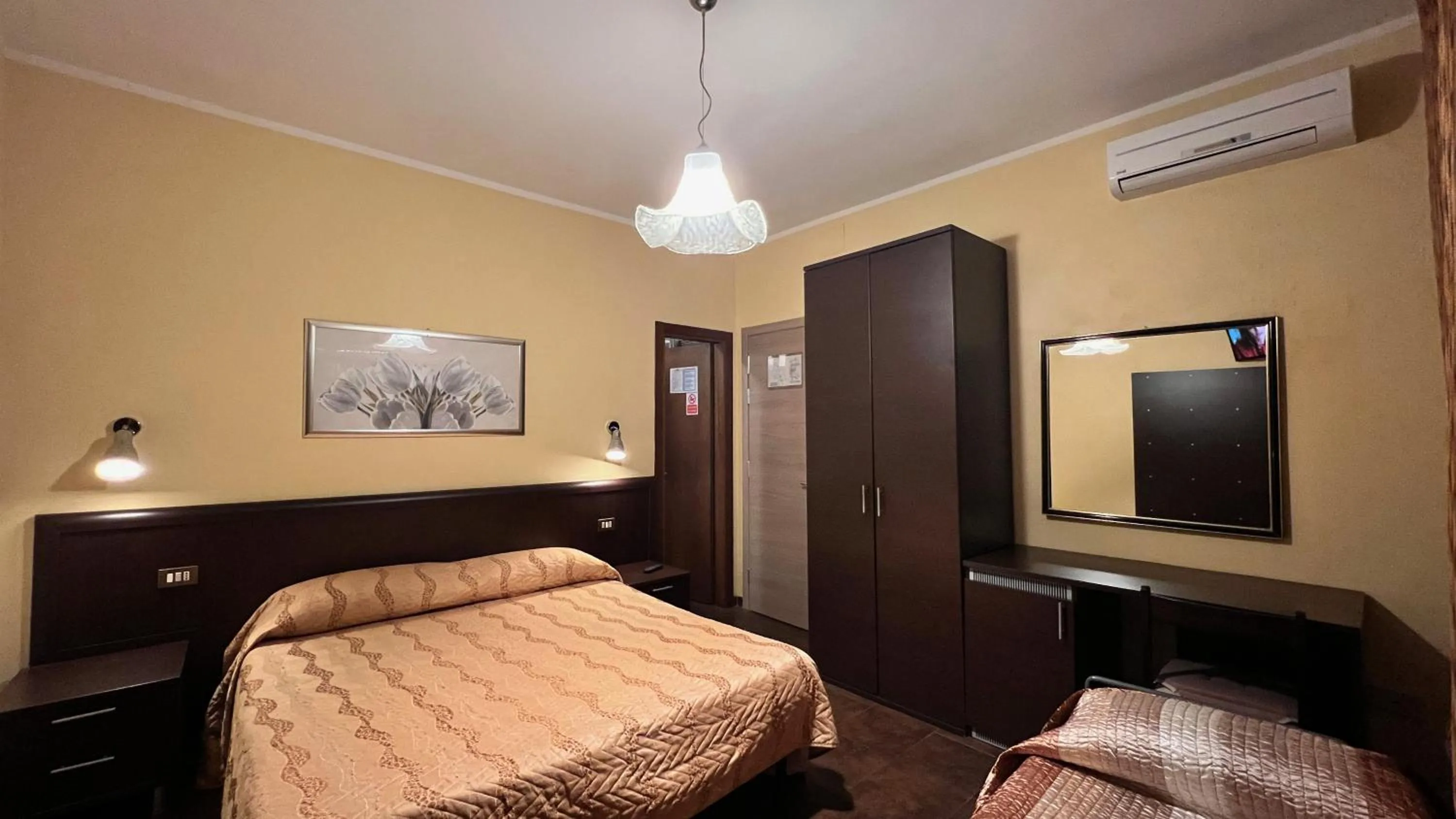 Bedroom, Bed in Hotel Il Cavaliere Nero