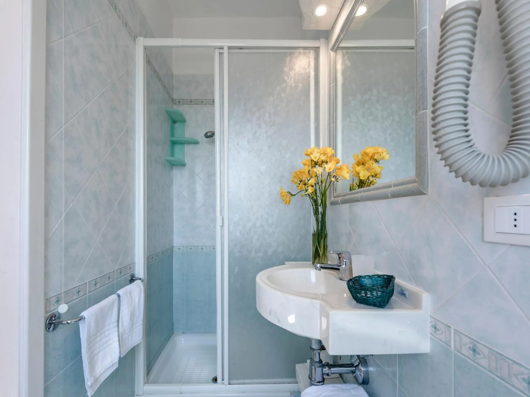 Shower in Hotel Azzurra