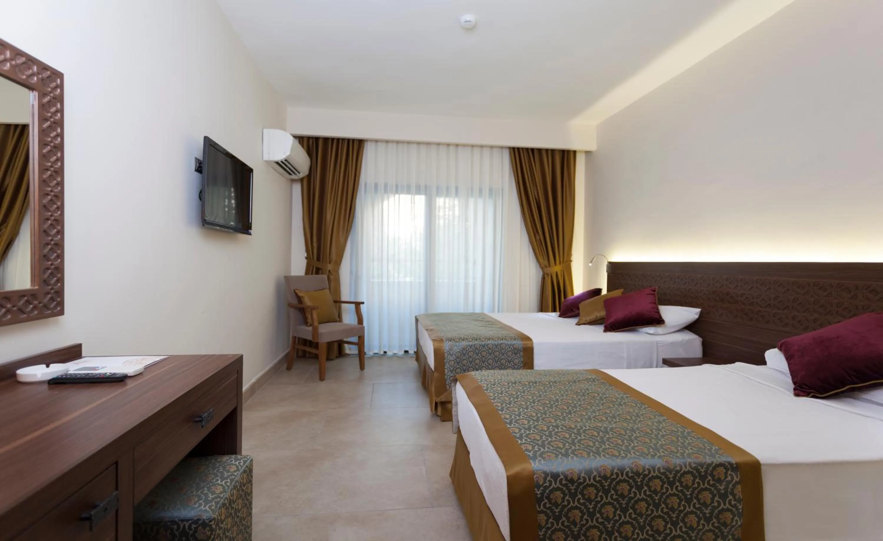 Photo of the whole room, Bed in Alaaddin Beach Hotel - Adult Only