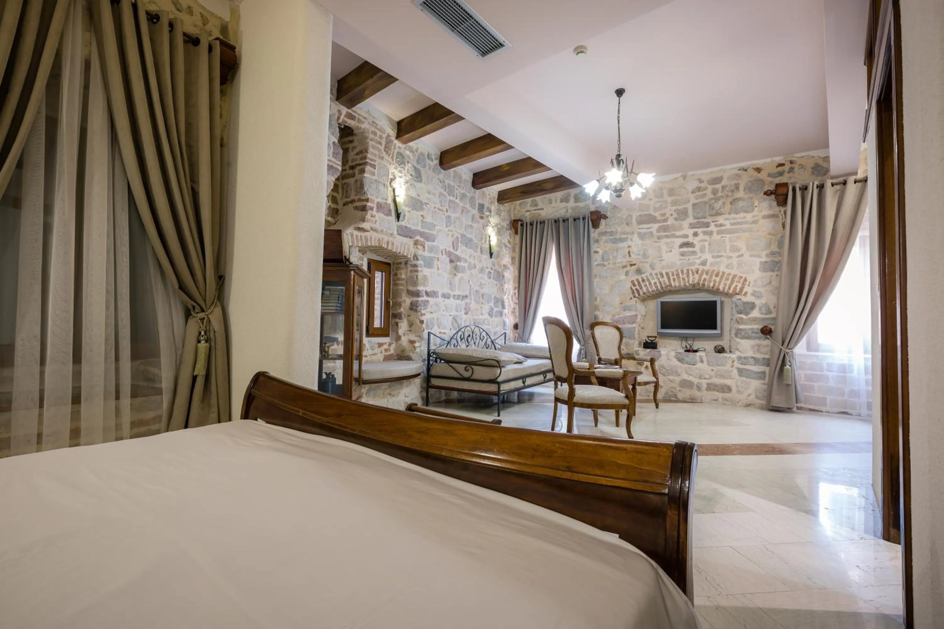 Photo of the whole room, Bed in Hotel Villa Duomo