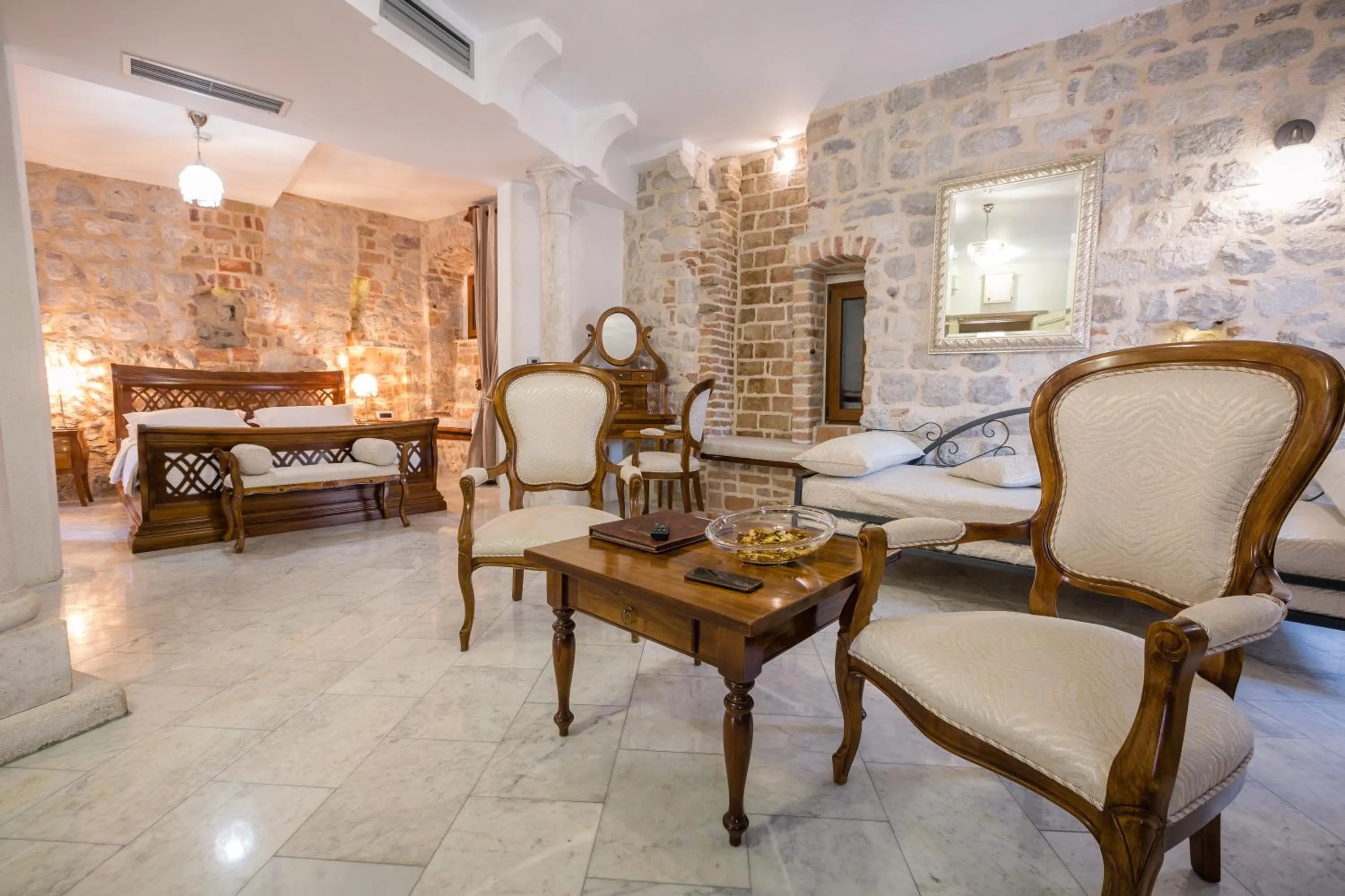 Photo of the whole room, Bed in Hotel Villa Duomo