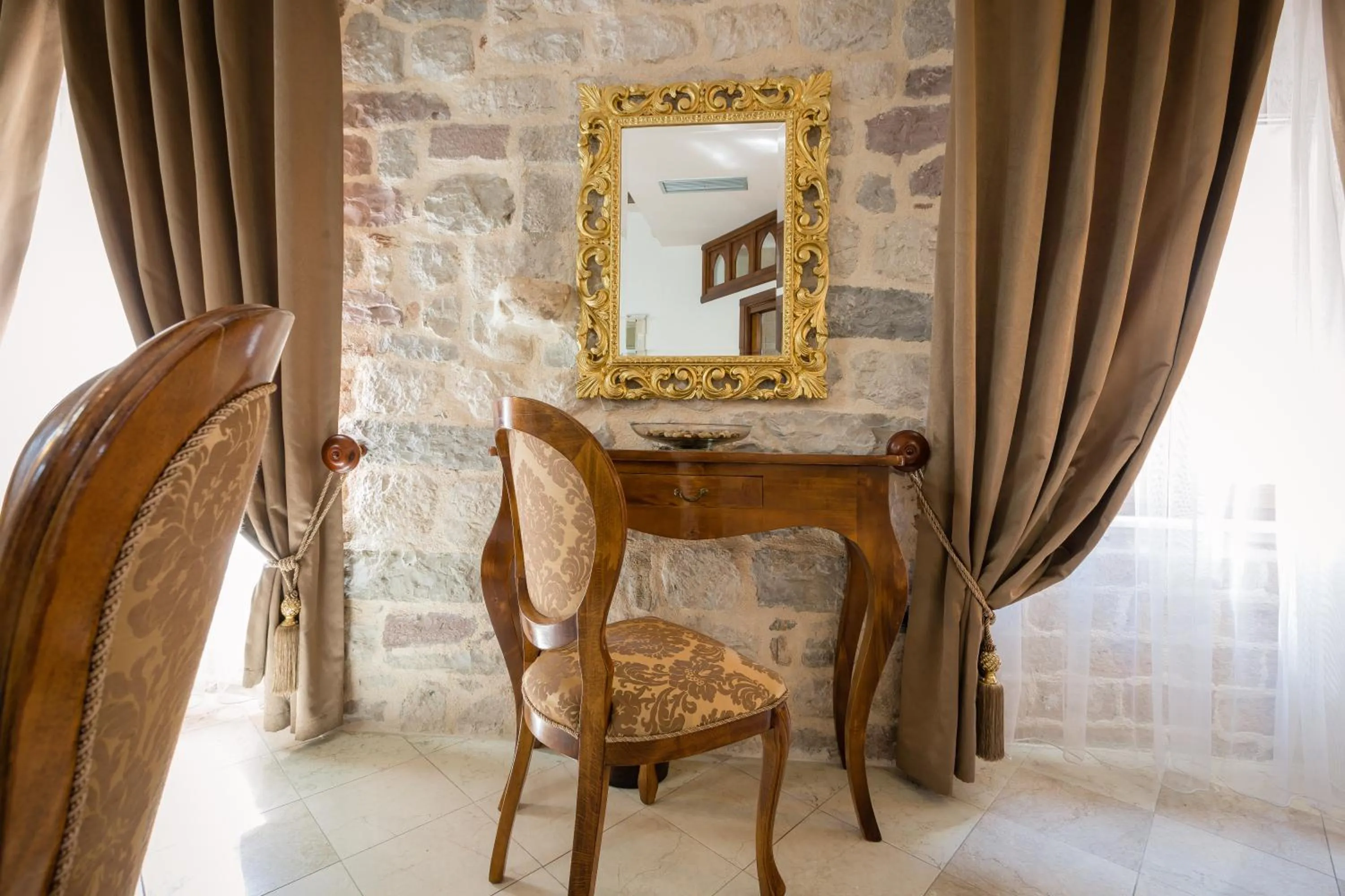 Decorative detail in Hotel Villa Duomo