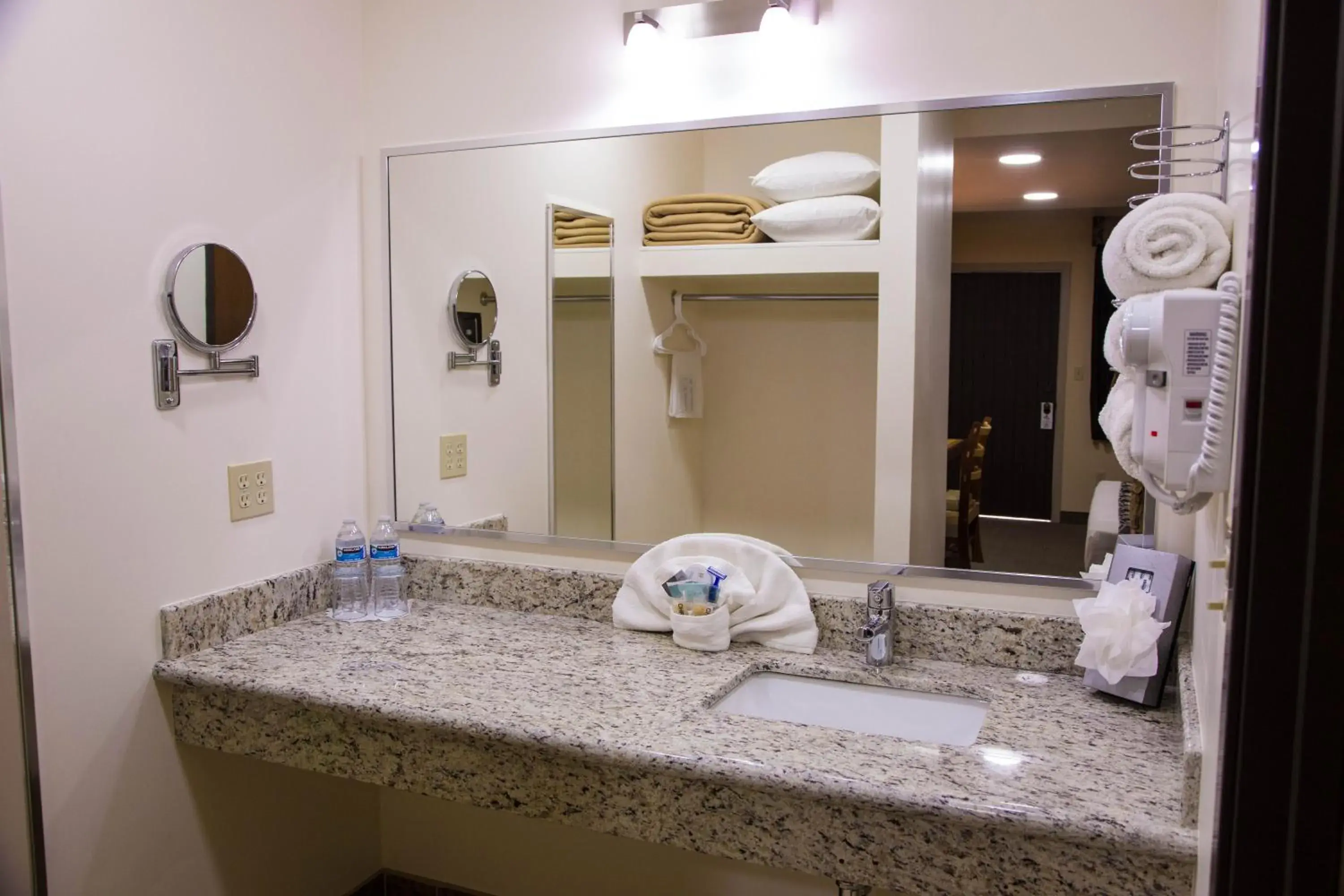 Bathroom in La Villa de Zaragoza Bathroom in La Villa de Zaragoza