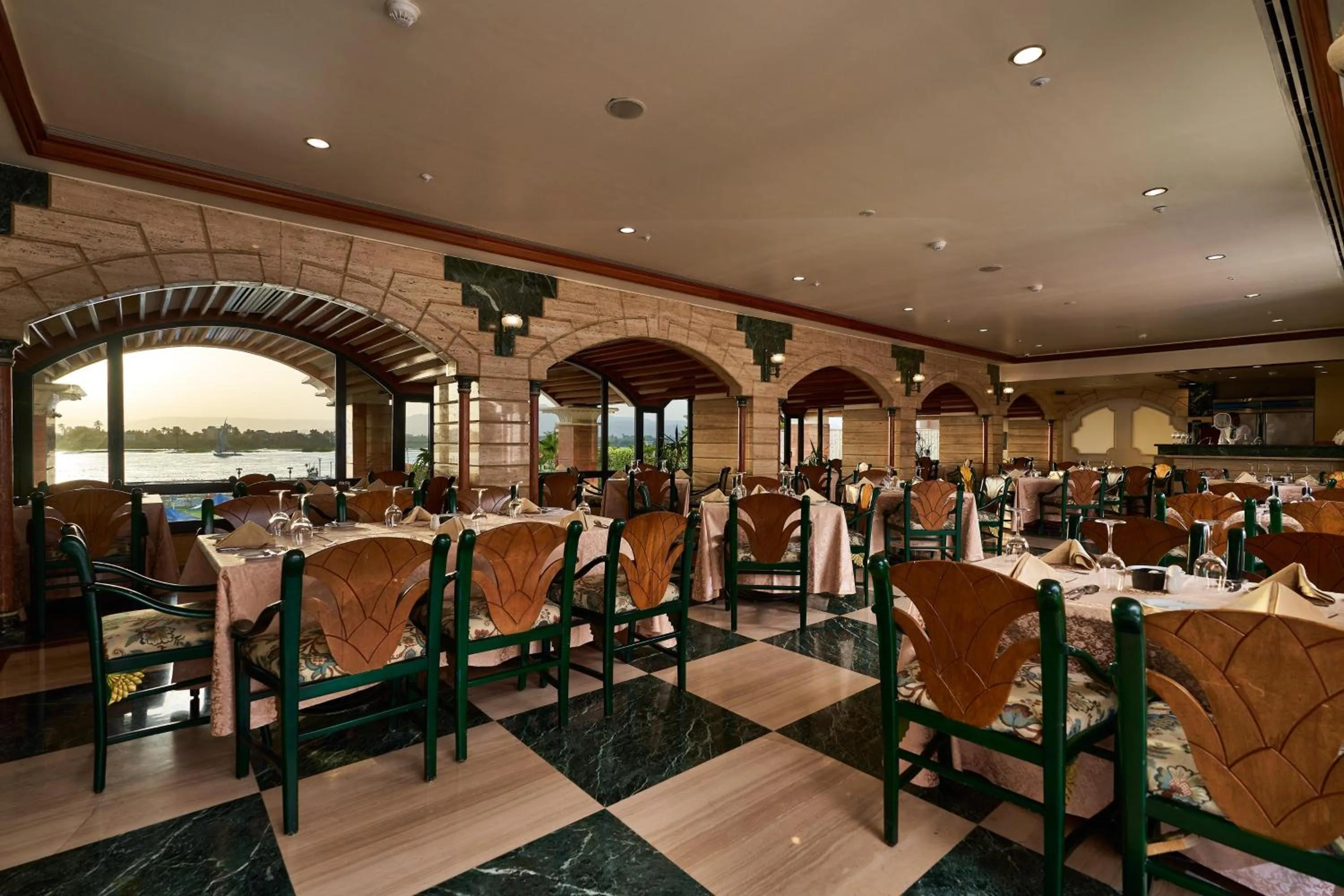 Lobby or reception in Sonesta St. George Hotel - Convention Center