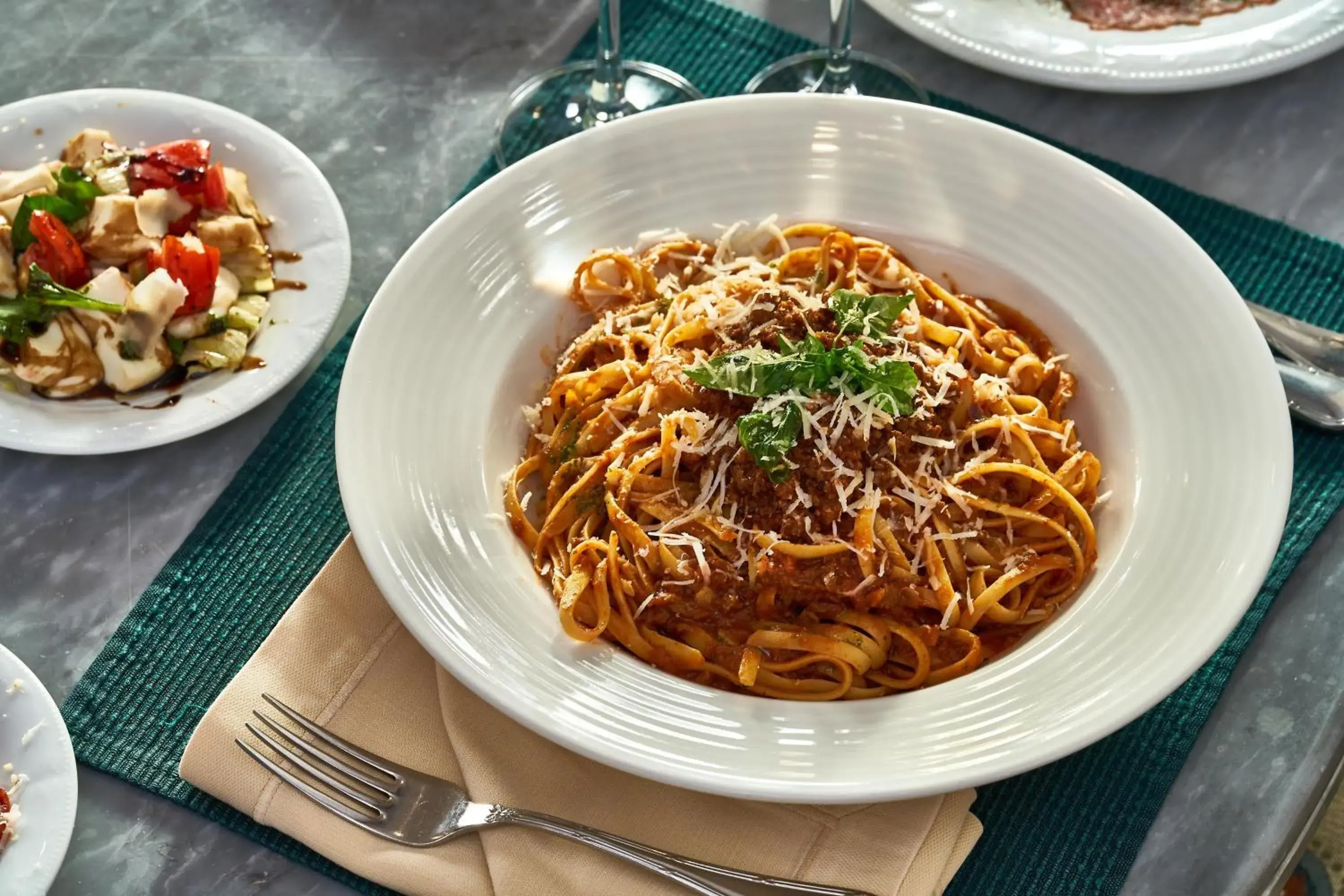 Restaurant/places to eat in Sonesta St. George Hotel - Convention Center Restaurant/places to eat in Sonesta St. George Hotel - Convention Center