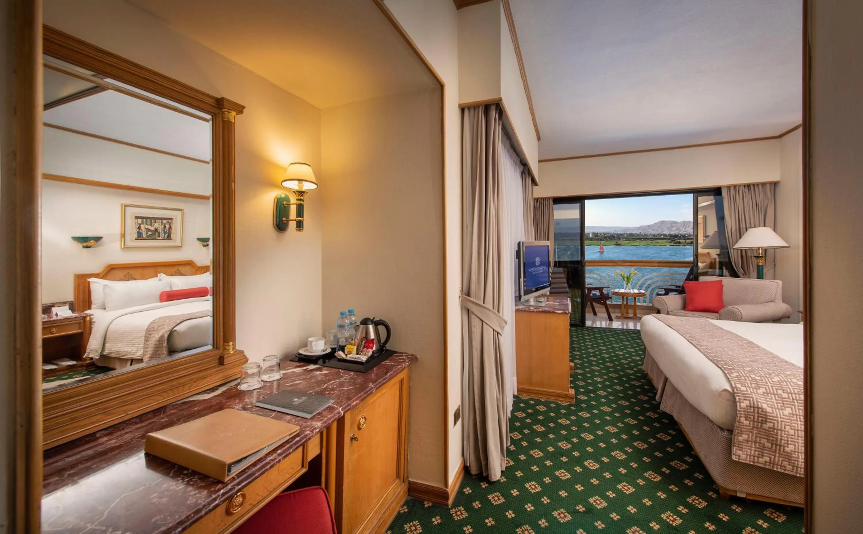 Bed in Sonesta St. George Hotel - Convention Center