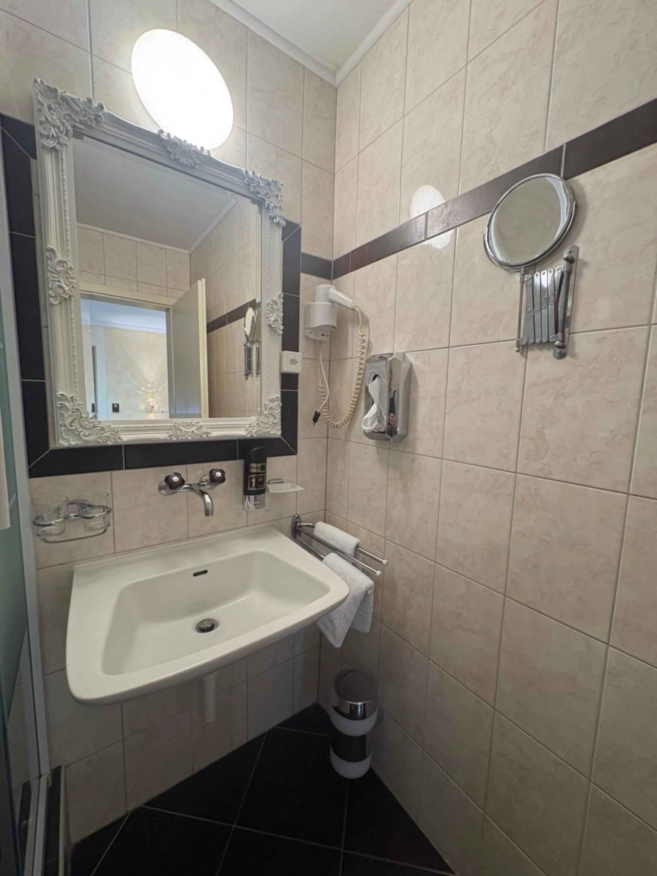 Bathroom in Esos Hotel Quelle