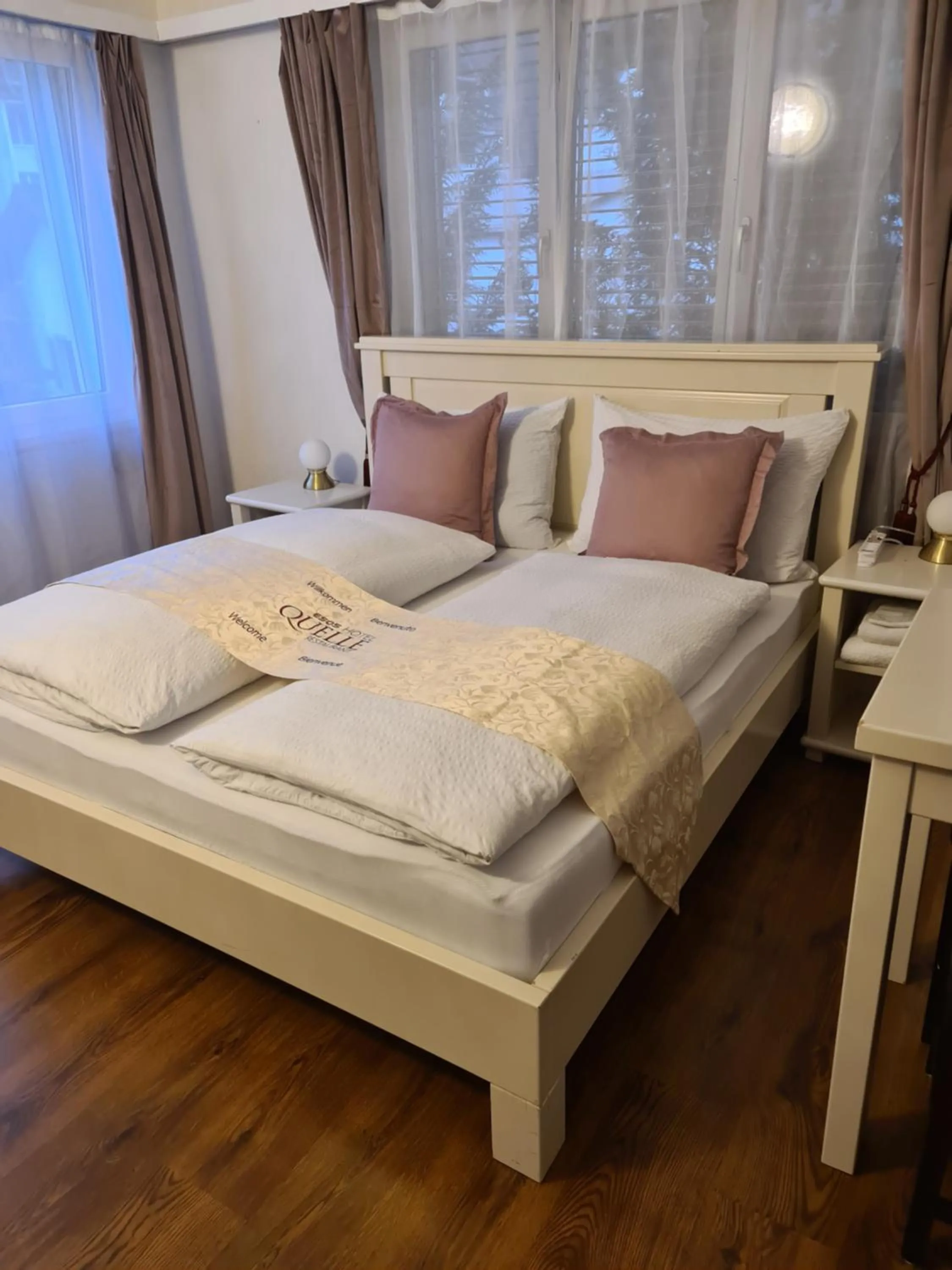 Bed in Esos Hotel Quelle