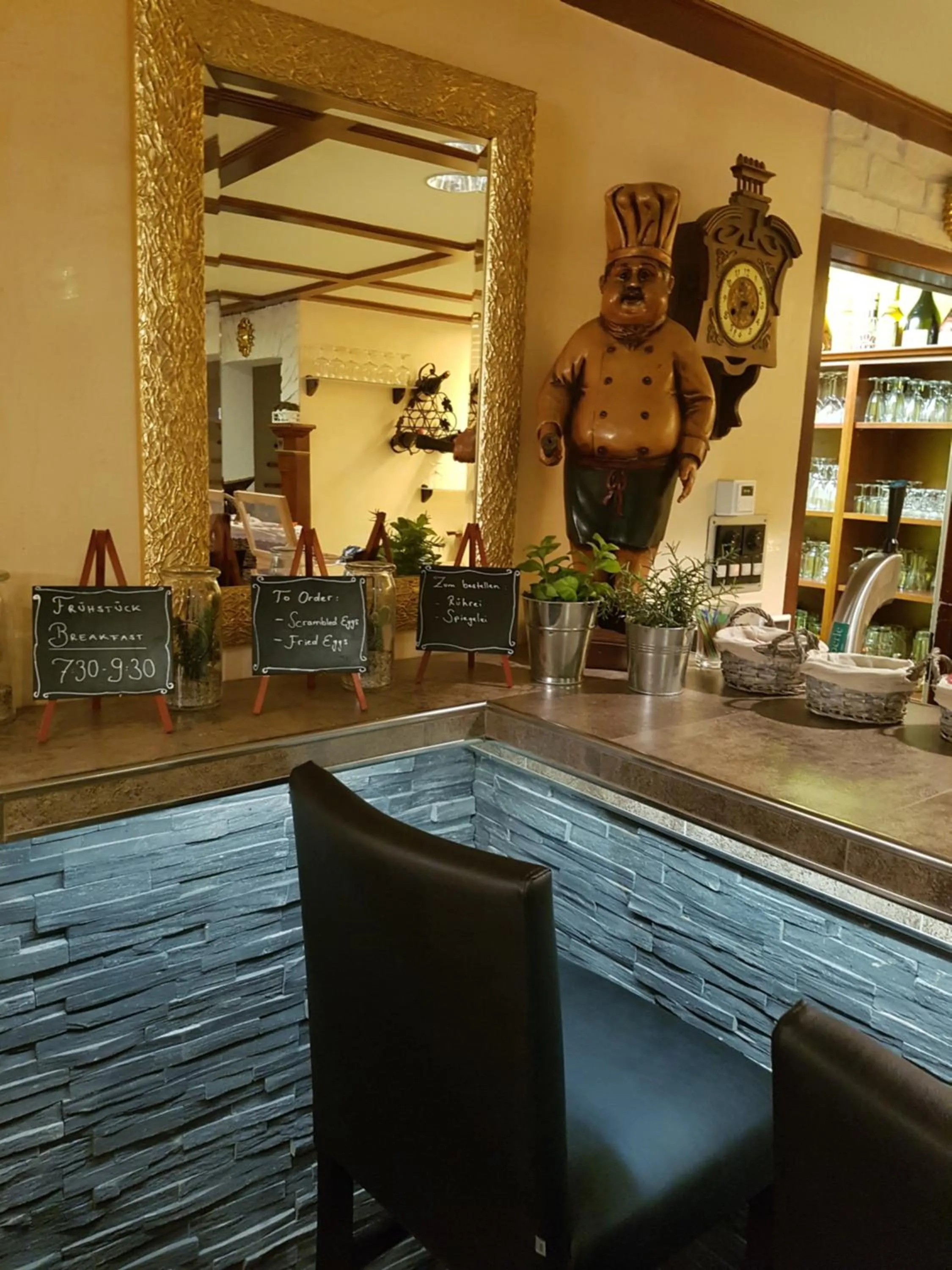 Restaurant/places to eat in Esos Hotel Quelle