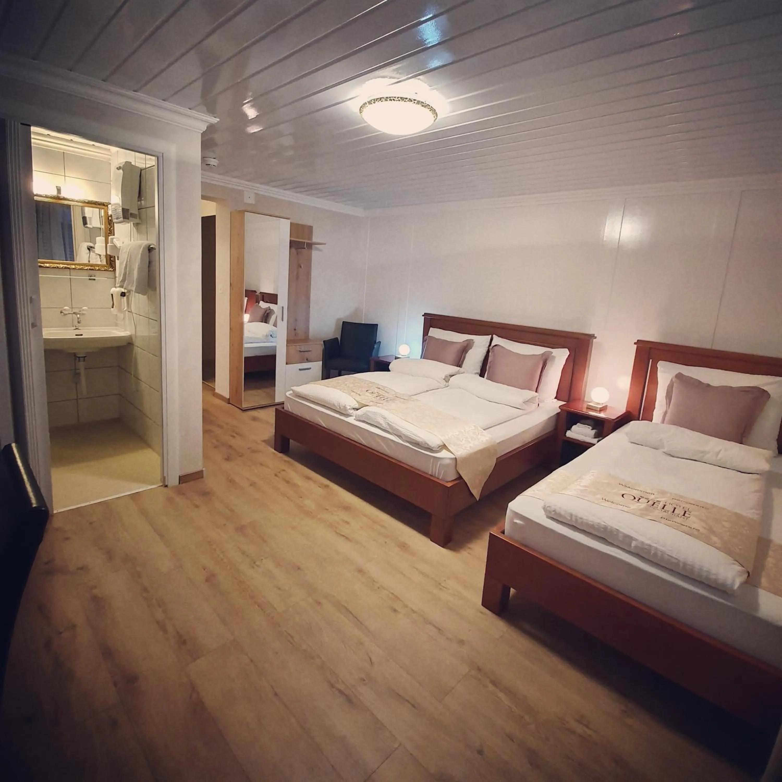 Bed in Esos Hotel Quelle