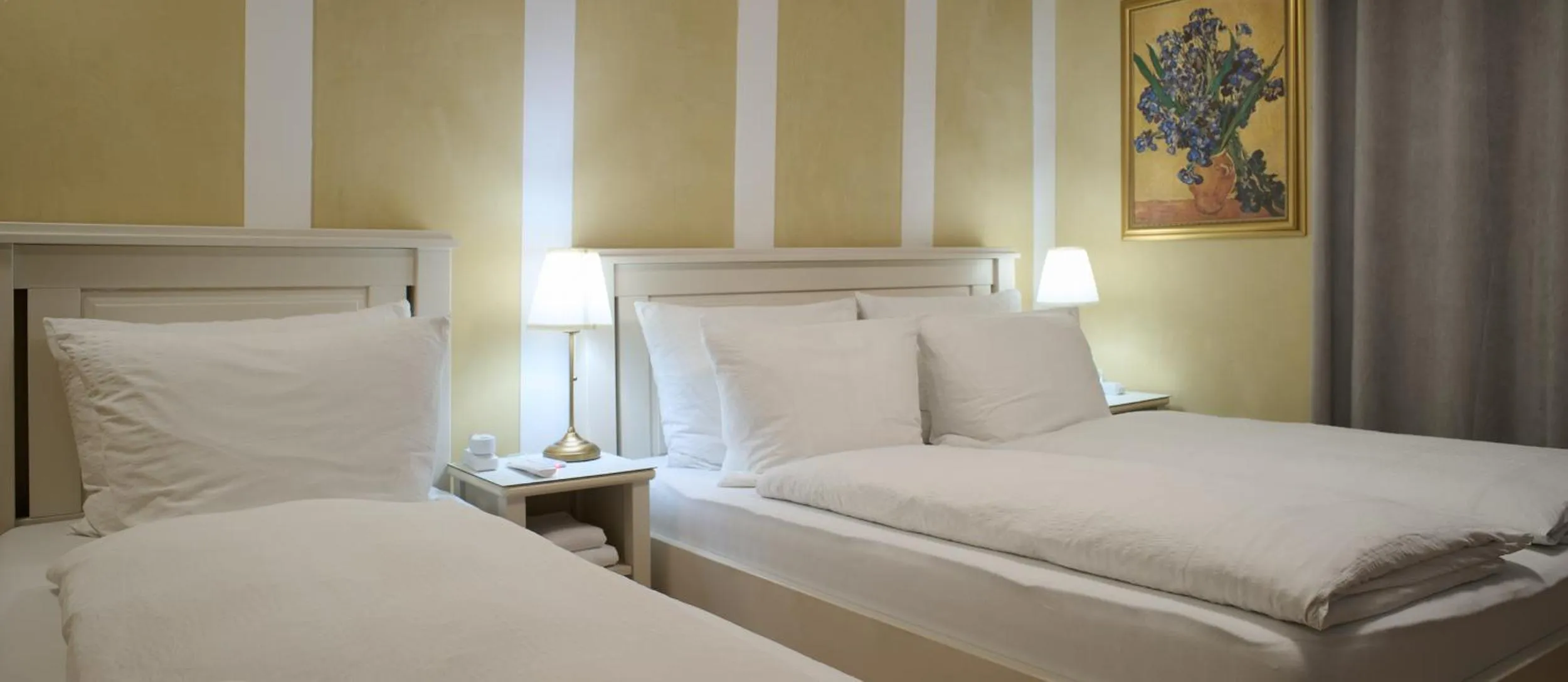 Bed in Esos Hotel Quelle