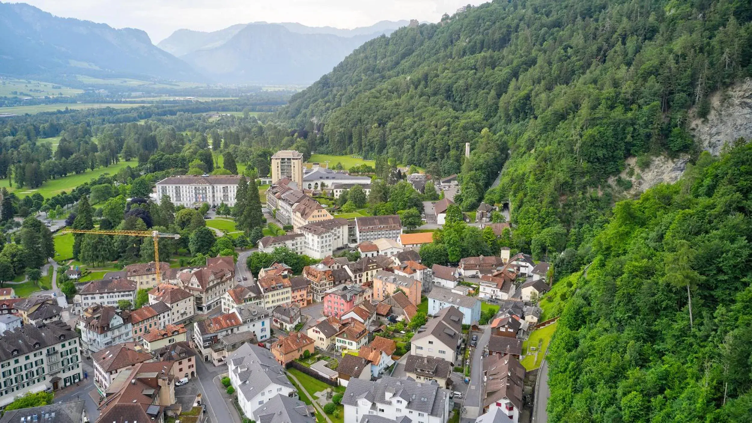 Property building in Esos Hotel Quelle Property building in Esos Hotel Quelle