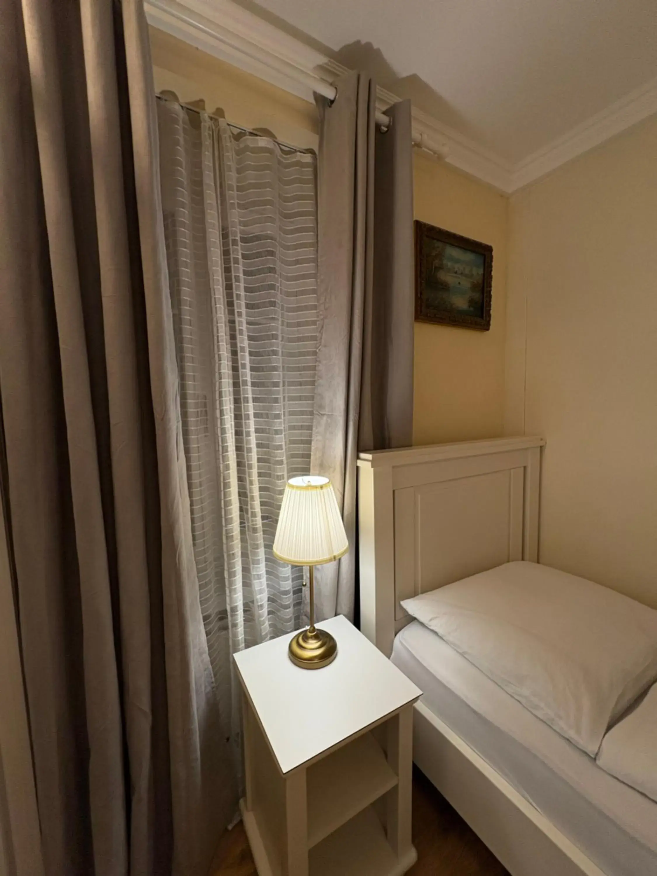 Twin Room in Esos Hotel Quelle Twin Room in Esos Hotel Quelle