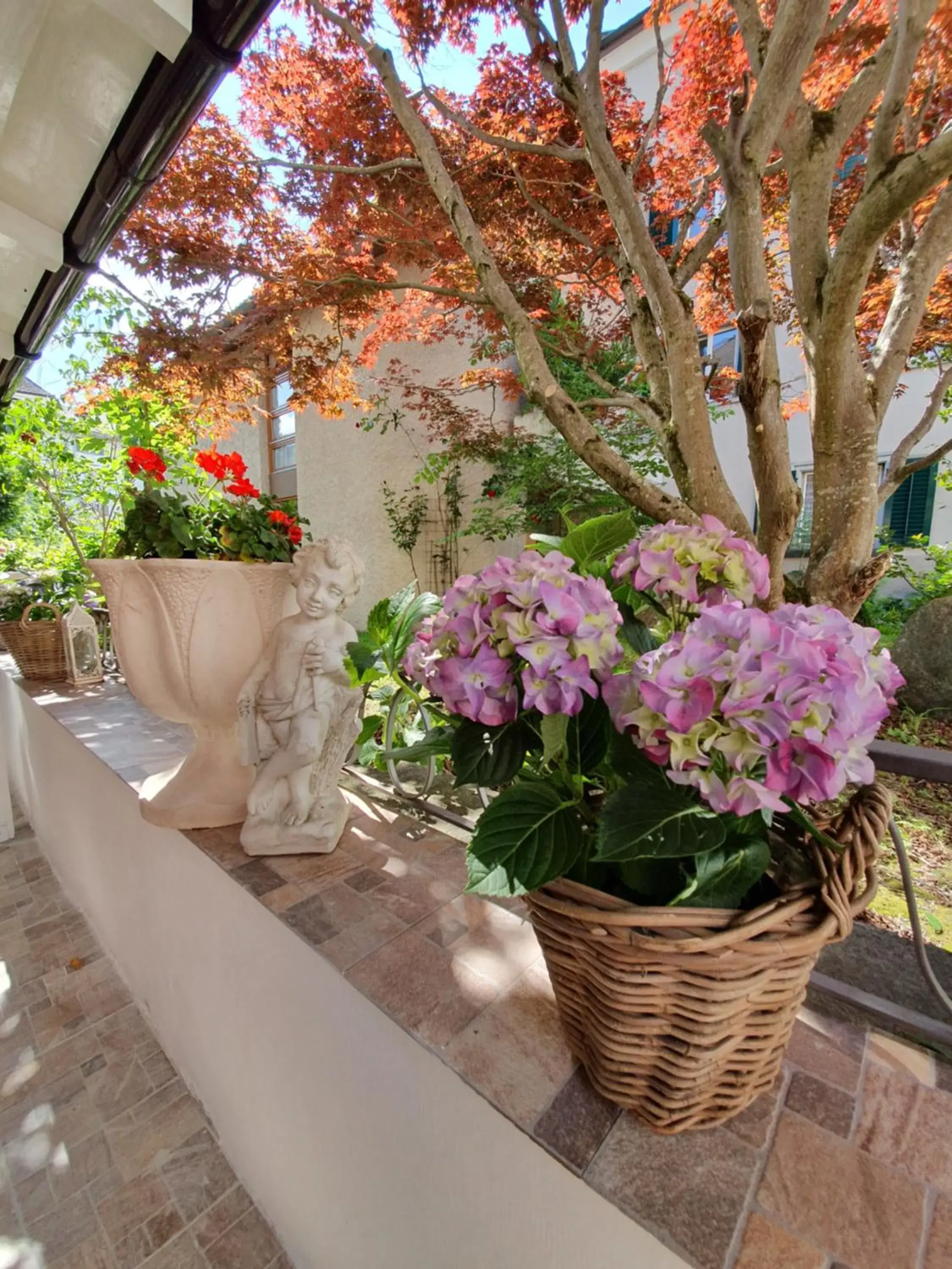 Property building in Esos Hotel Quelle Property building in Esos Hotel Quelle