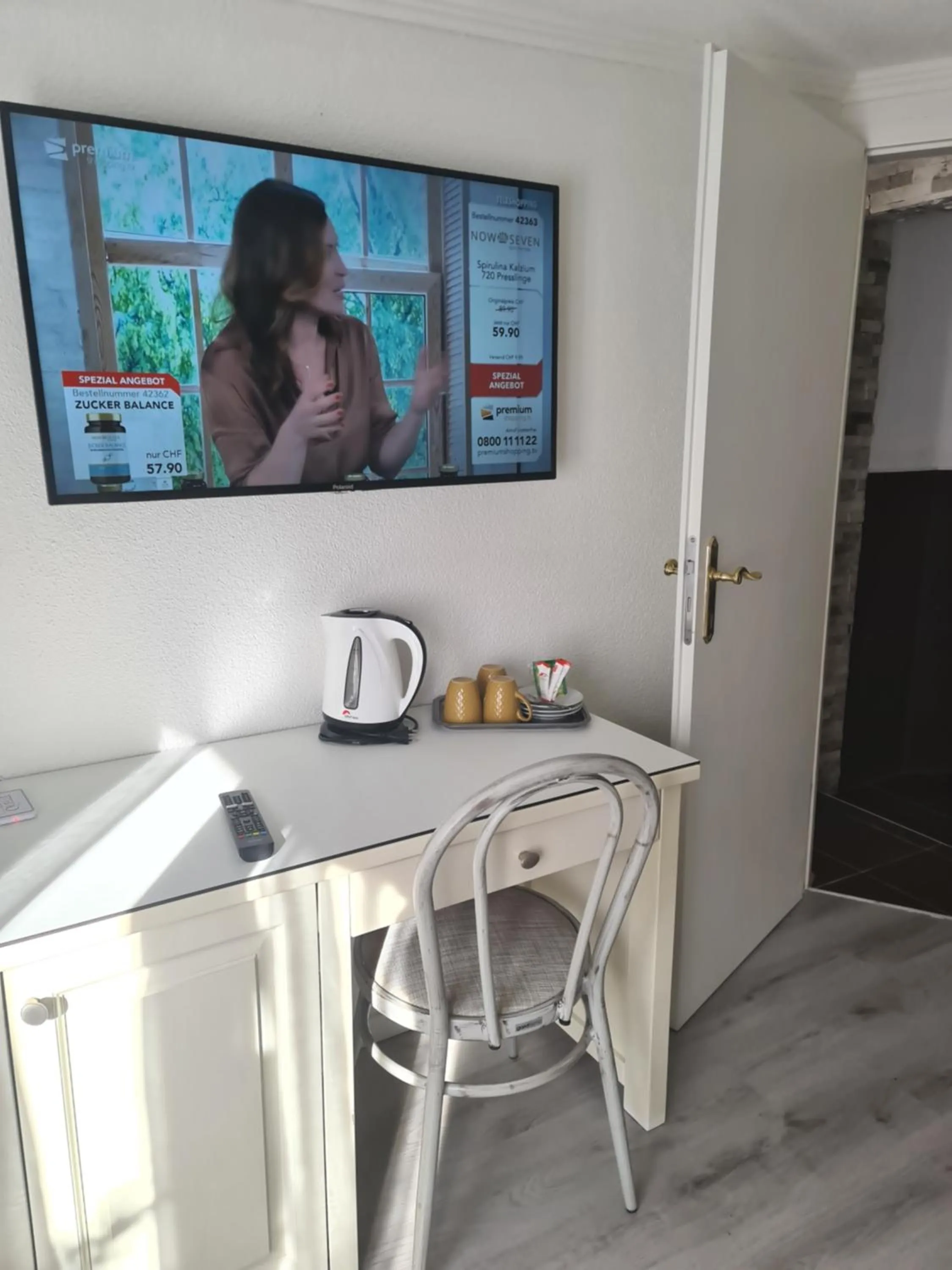 TV and multimedia in Esos Hotel Quelle