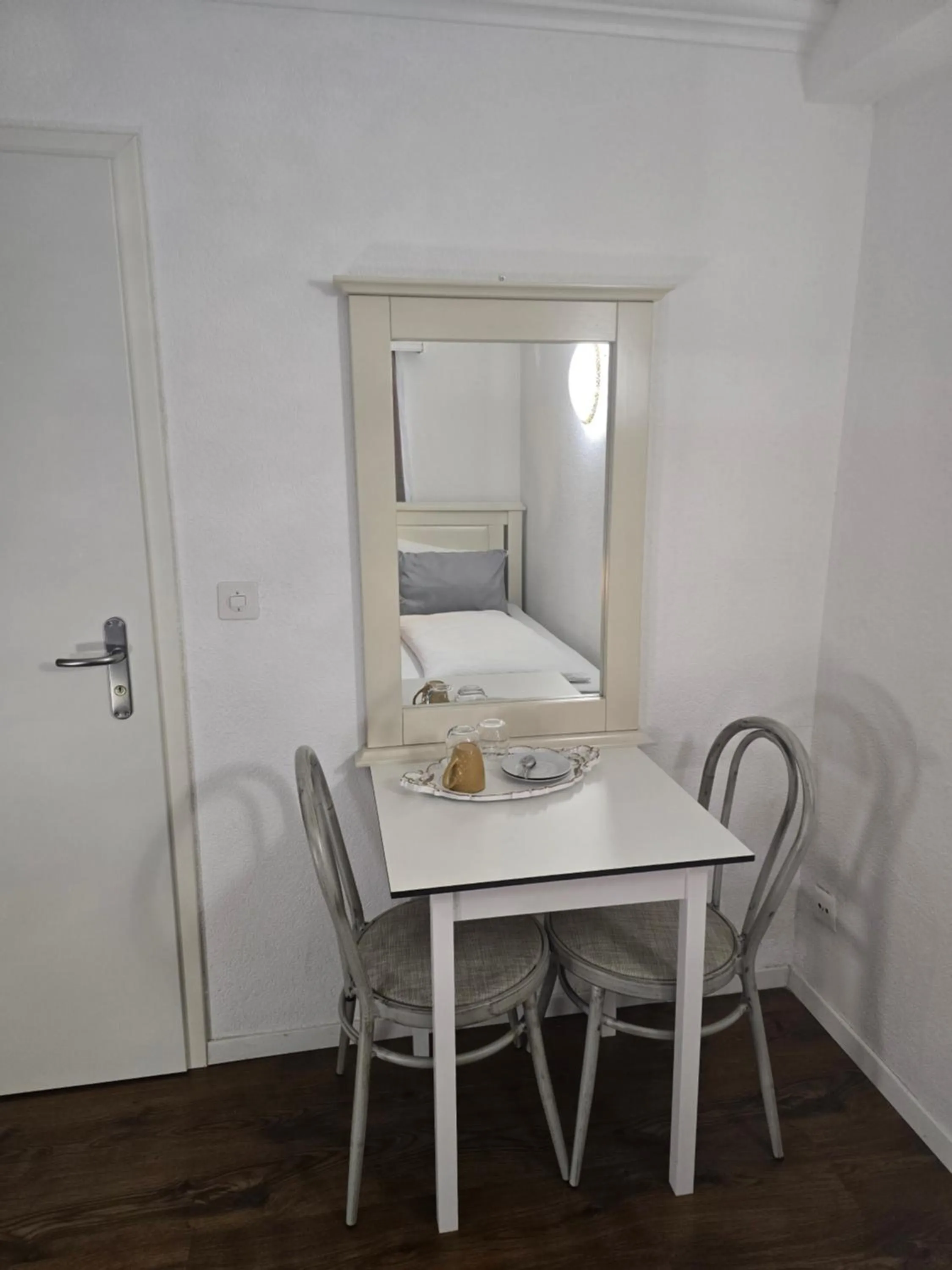 Photo of the whole room, Bed in Esos Hotel Quelle