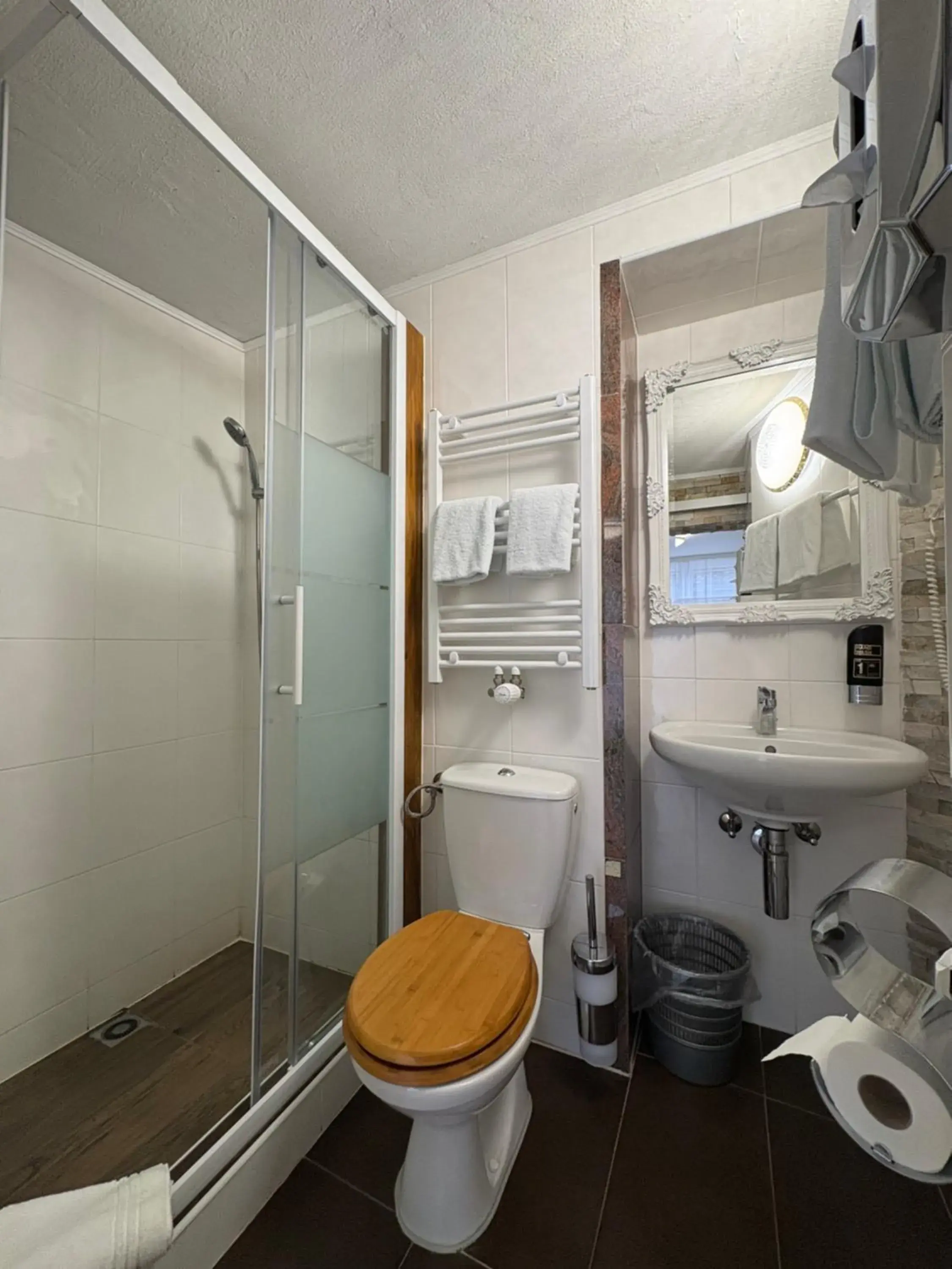 Property building in Esos Hotel Quelle Property building in Esos Hotel Quelle