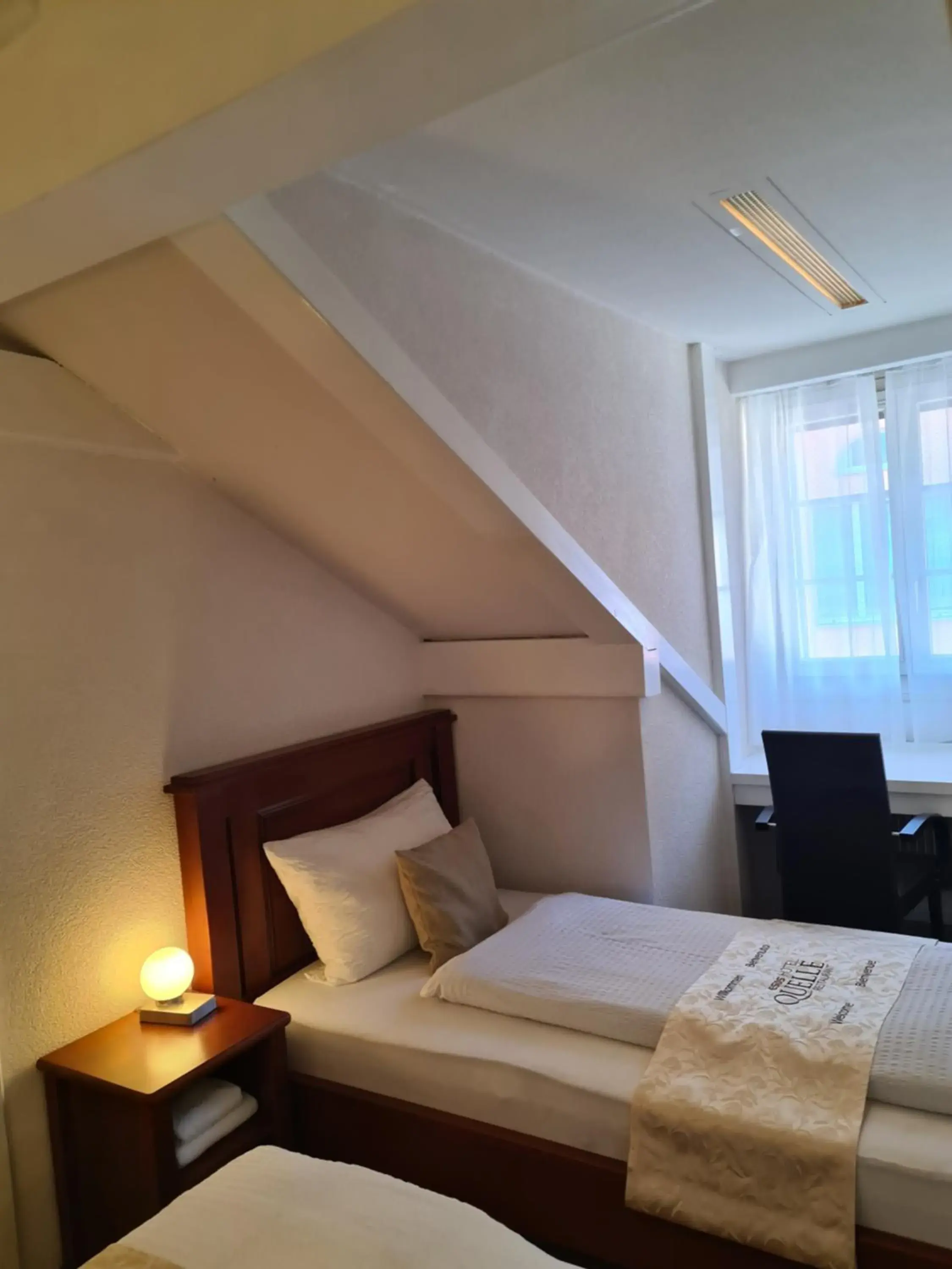 Photo of the whole room, Bed in Esos Hotel Quelle Photo of the whole room, Bed in Esos Hotel Quelle