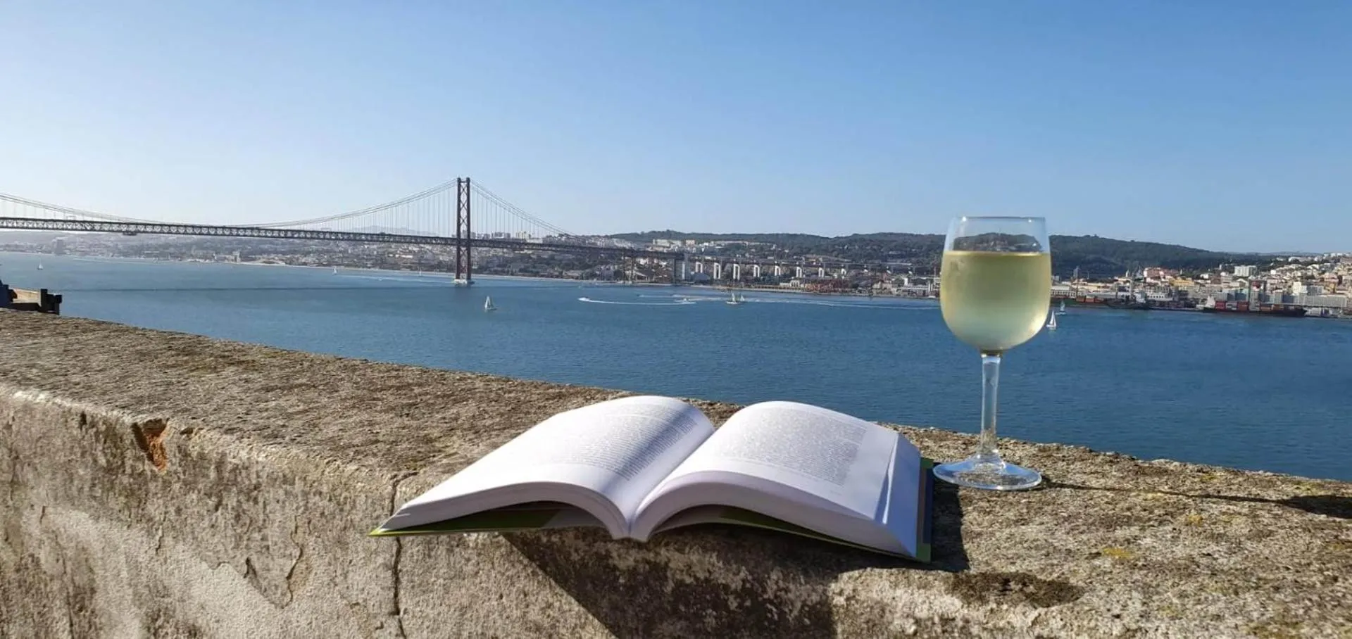 Restaurant/places to eat in Casa do Criativo ® Bed&Breakfast