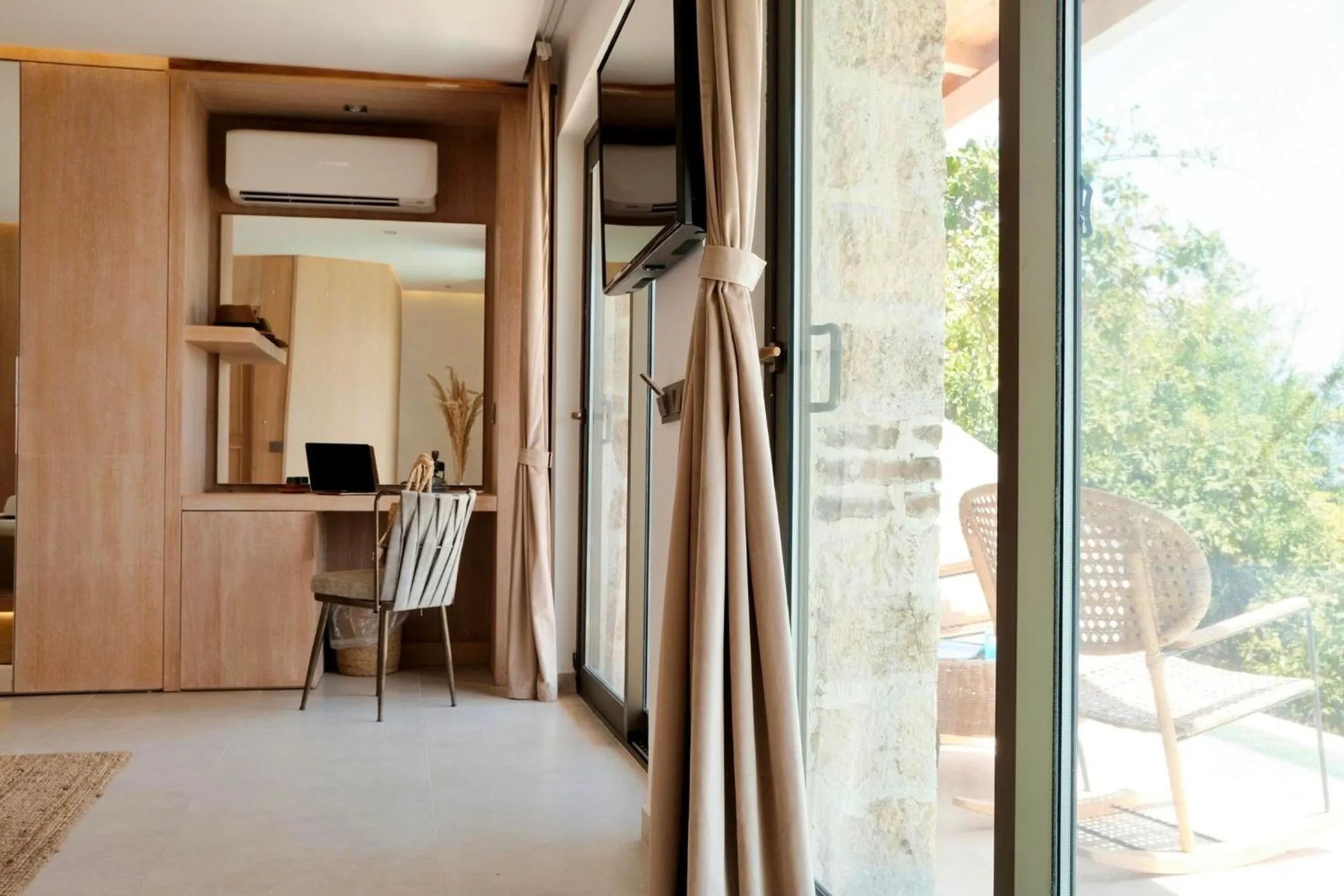 TV and multimedia in Villa Hotel Tamara