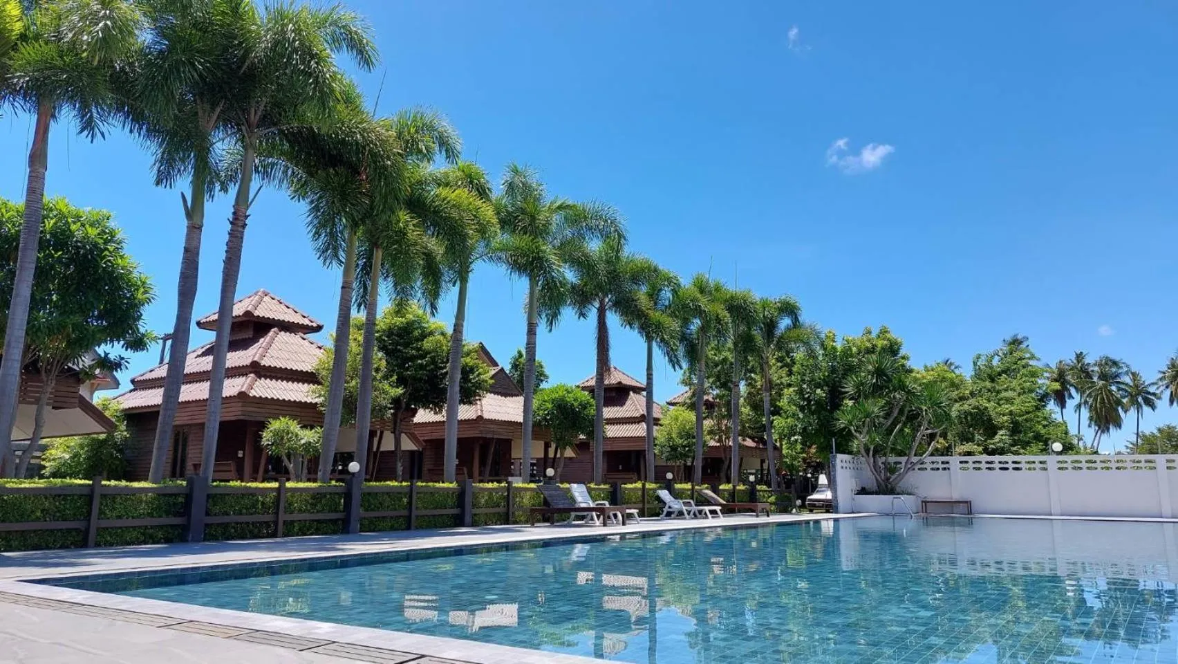 Swimming pool in Pruksa Resort Prachuabkhirikhan