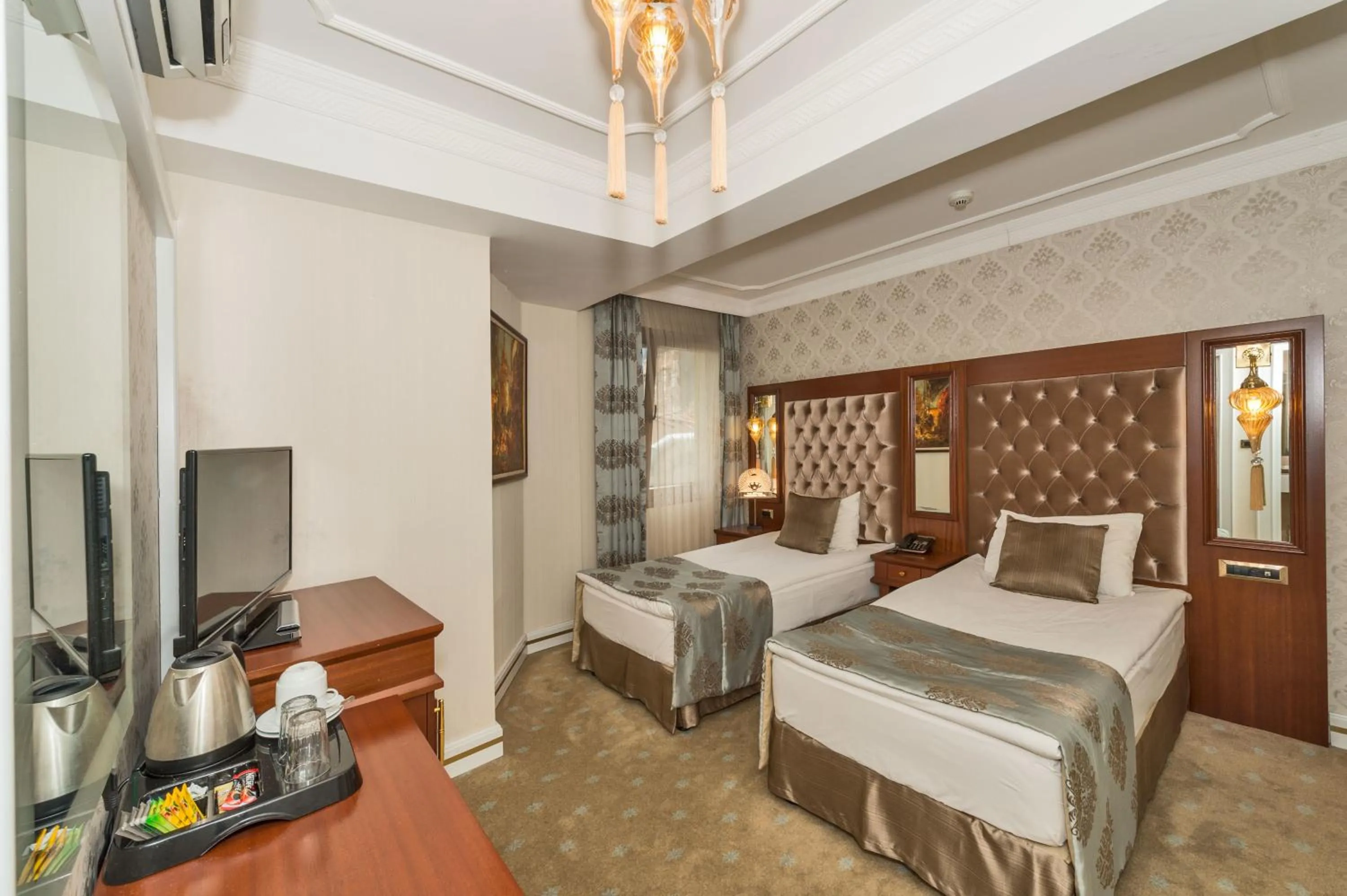 Photo of the whole room, Bed in The Empress Theodora Hotel