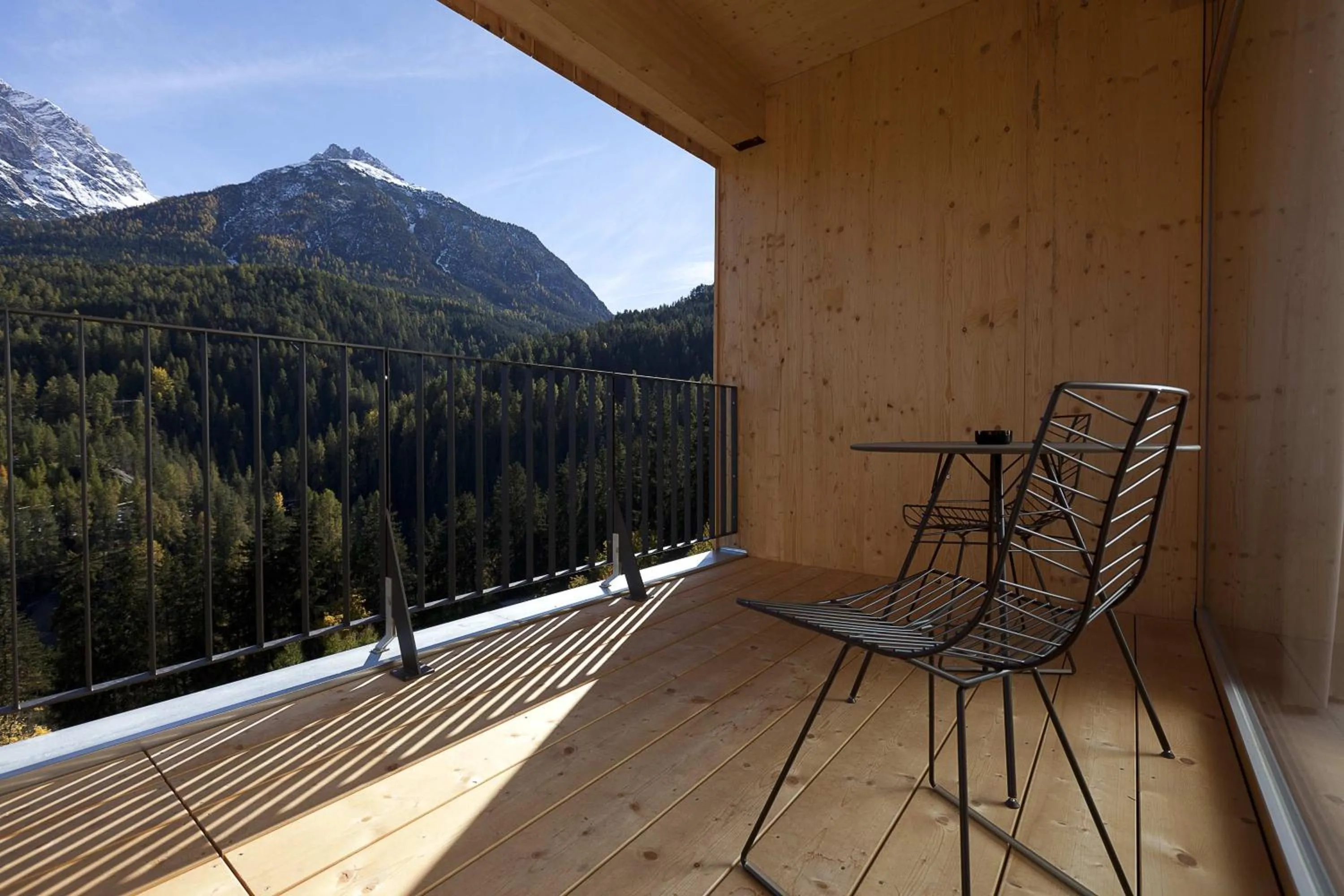 Balcony/Terrace in Hotel Arnica Scuol - Adults Only