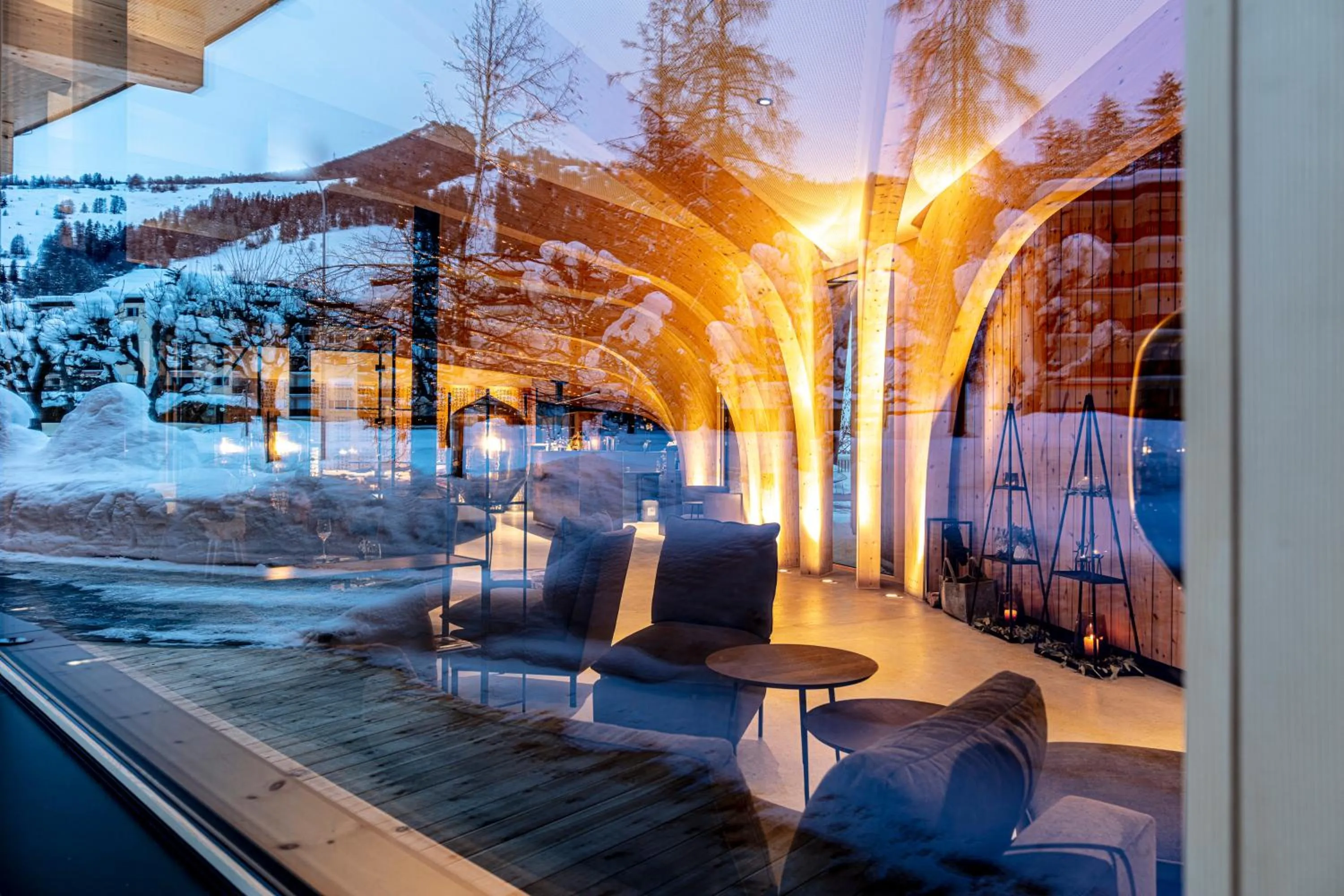 Lobby or reception in Hotel Arnica Scuol - Adults Only