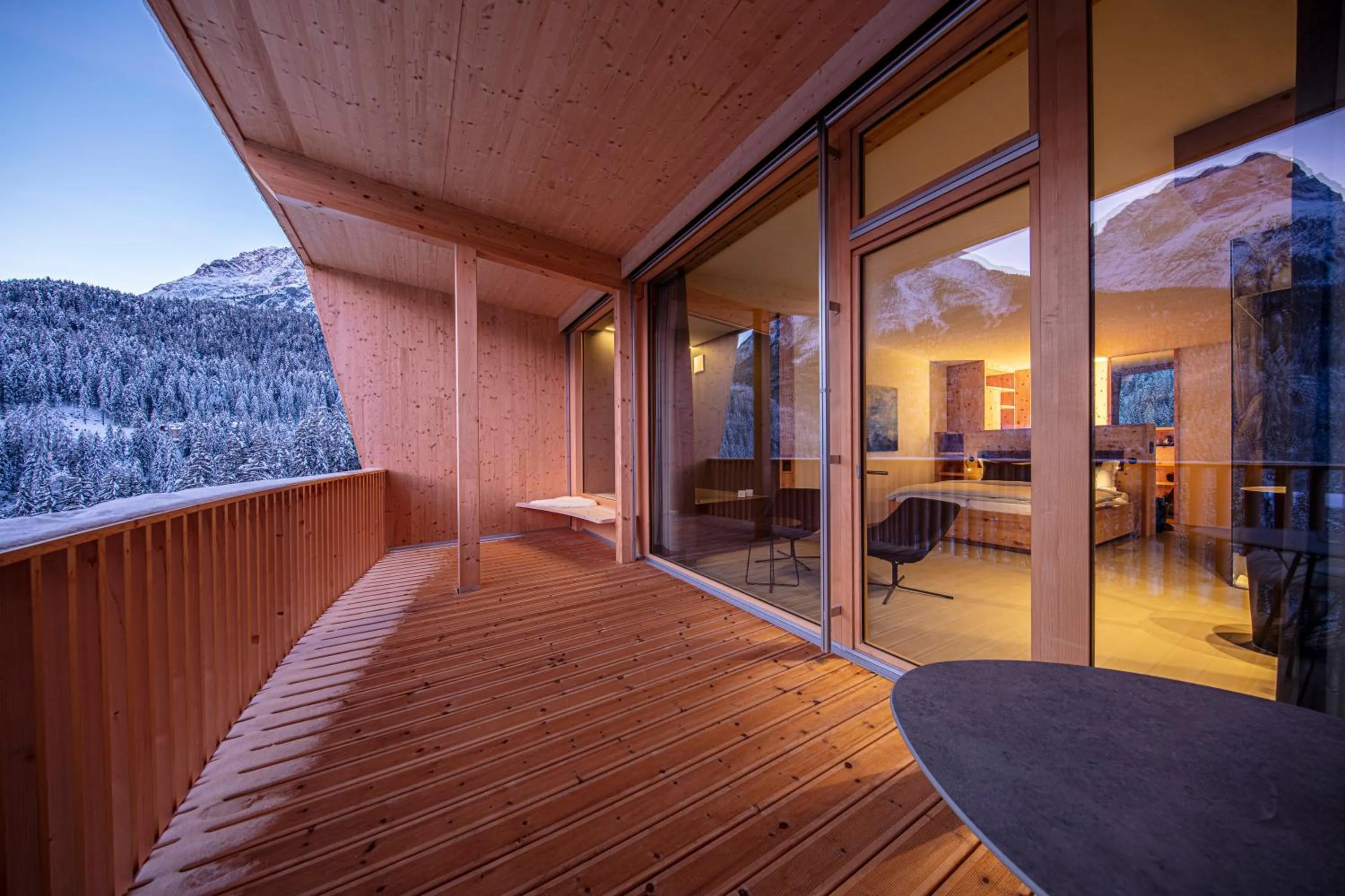 Balcony/Terrace in Hotel Arnica Scuol - Adults Only