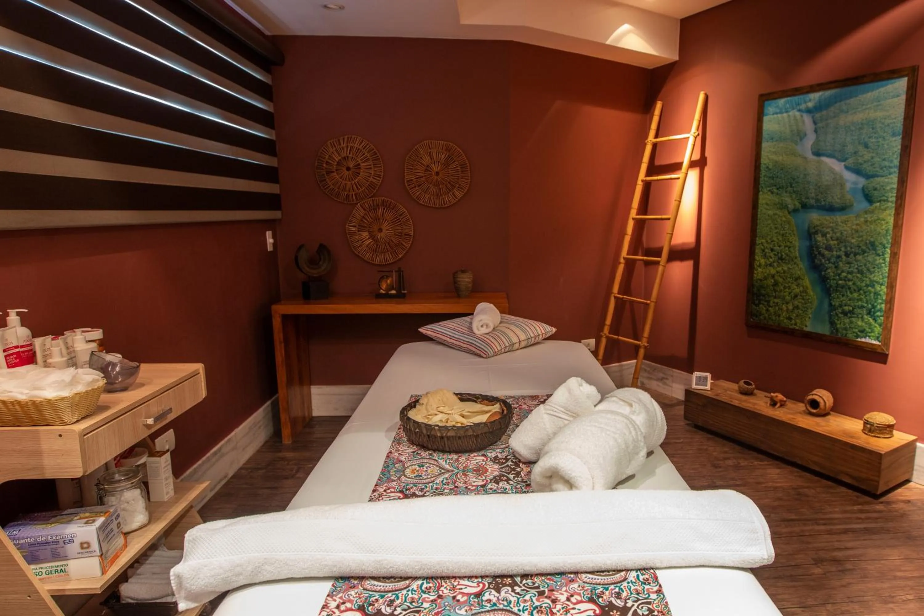 Property building, Bed in Bourbon Thermas Eco Resort Cataratas do Iguacu