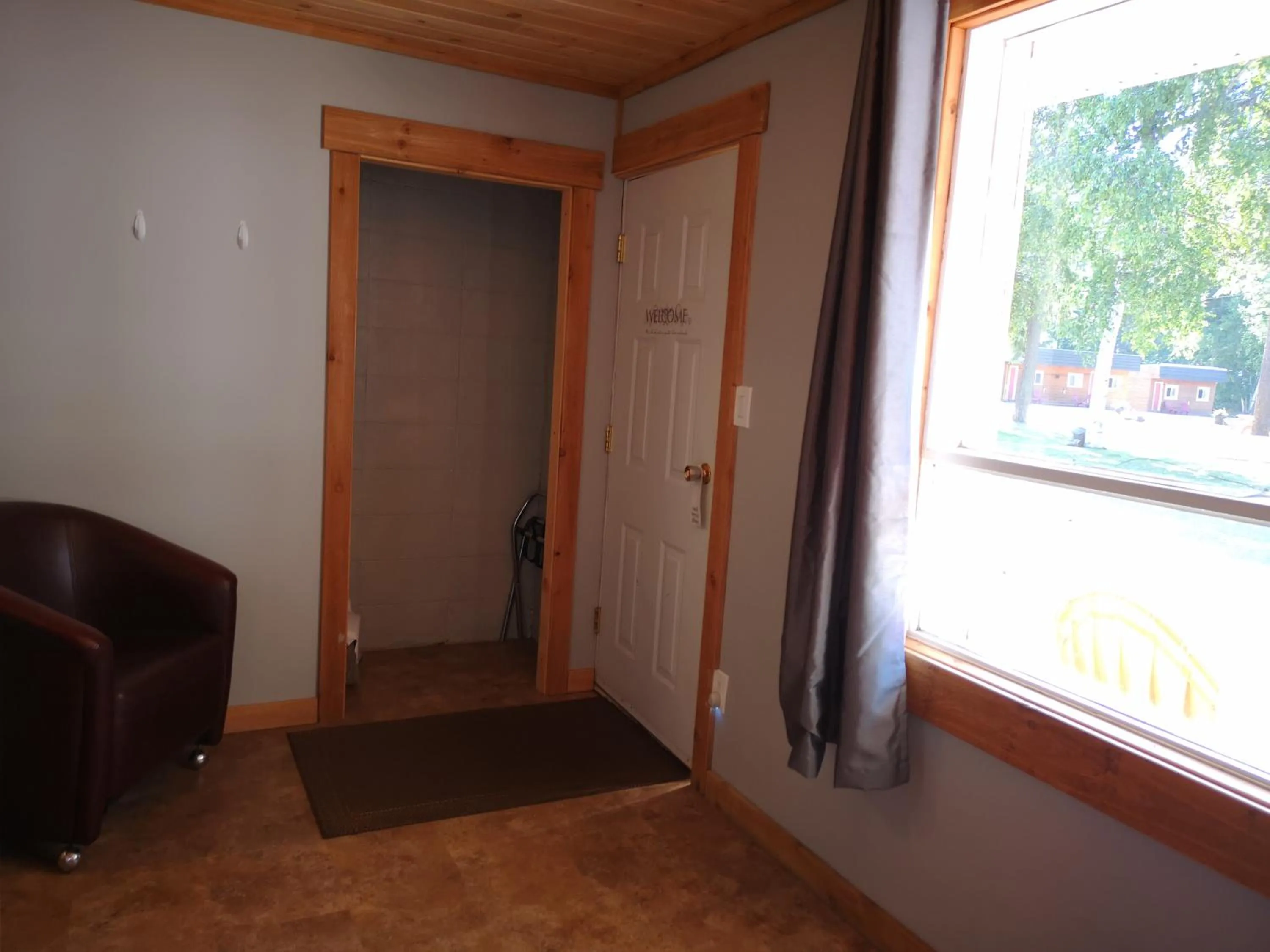Living room in Overlook Inn & Cabins