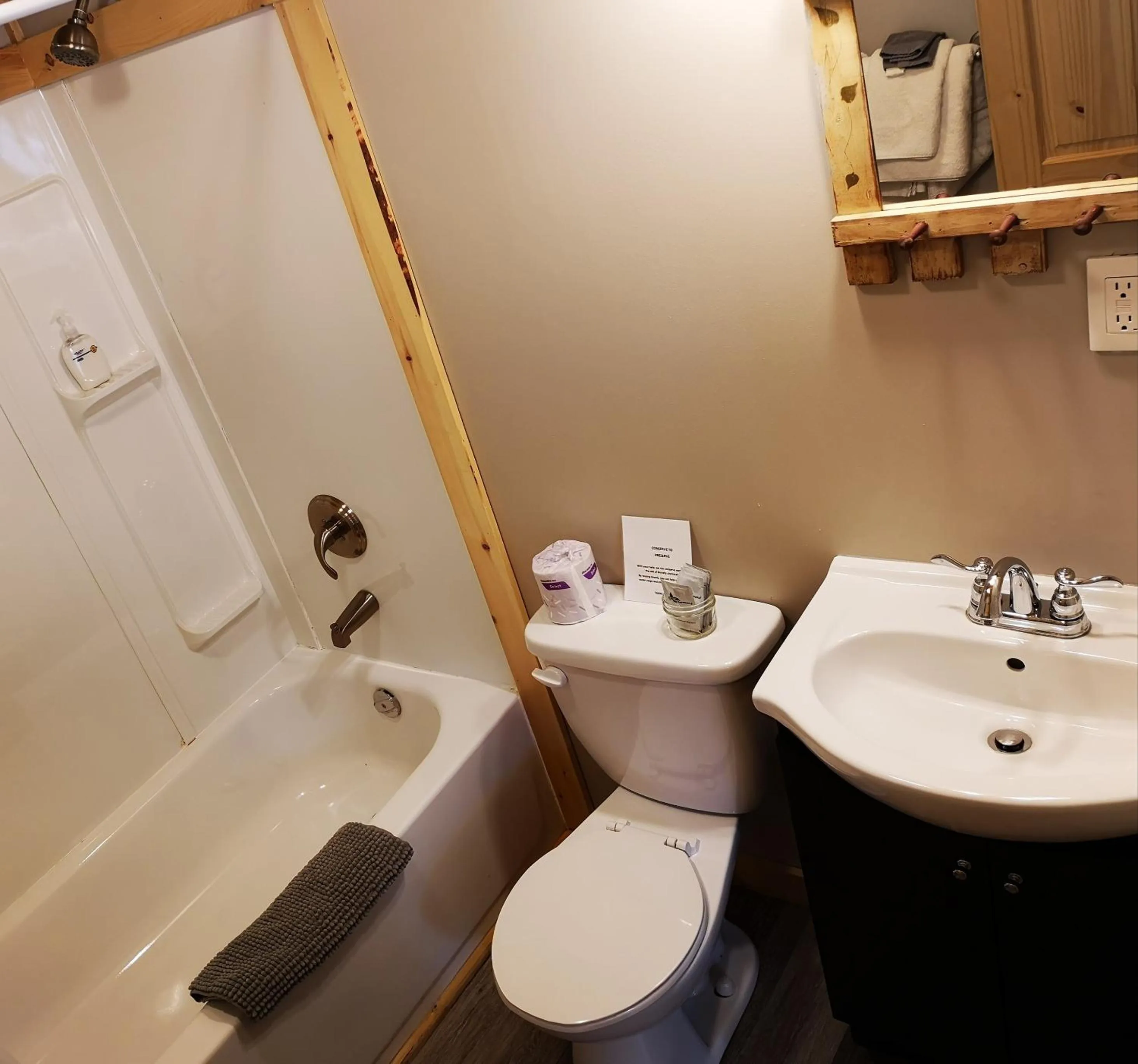 Toilet in Overlook Inn & Cabins