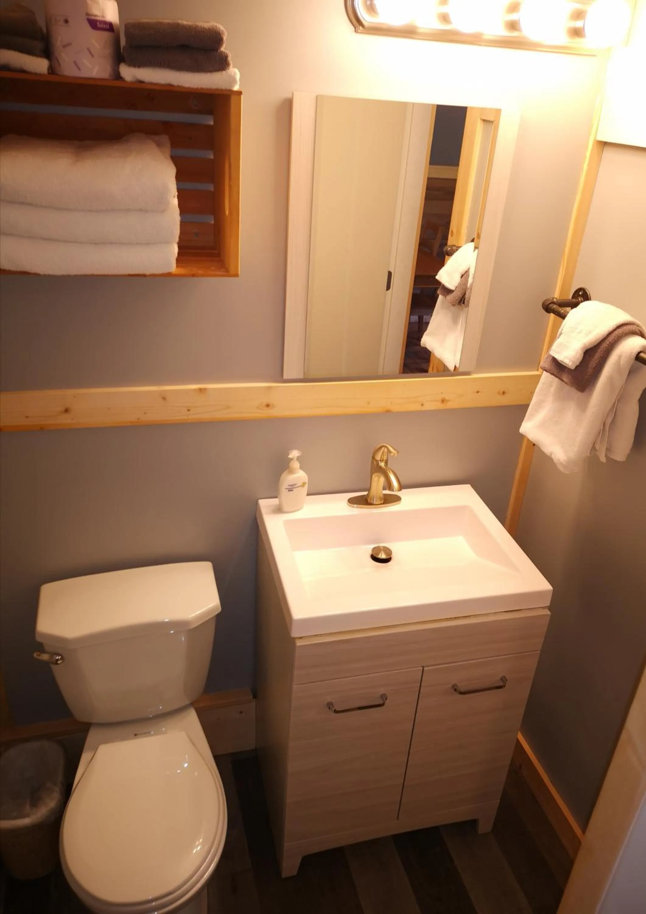 Toilet in Overlook Inn & Cabins