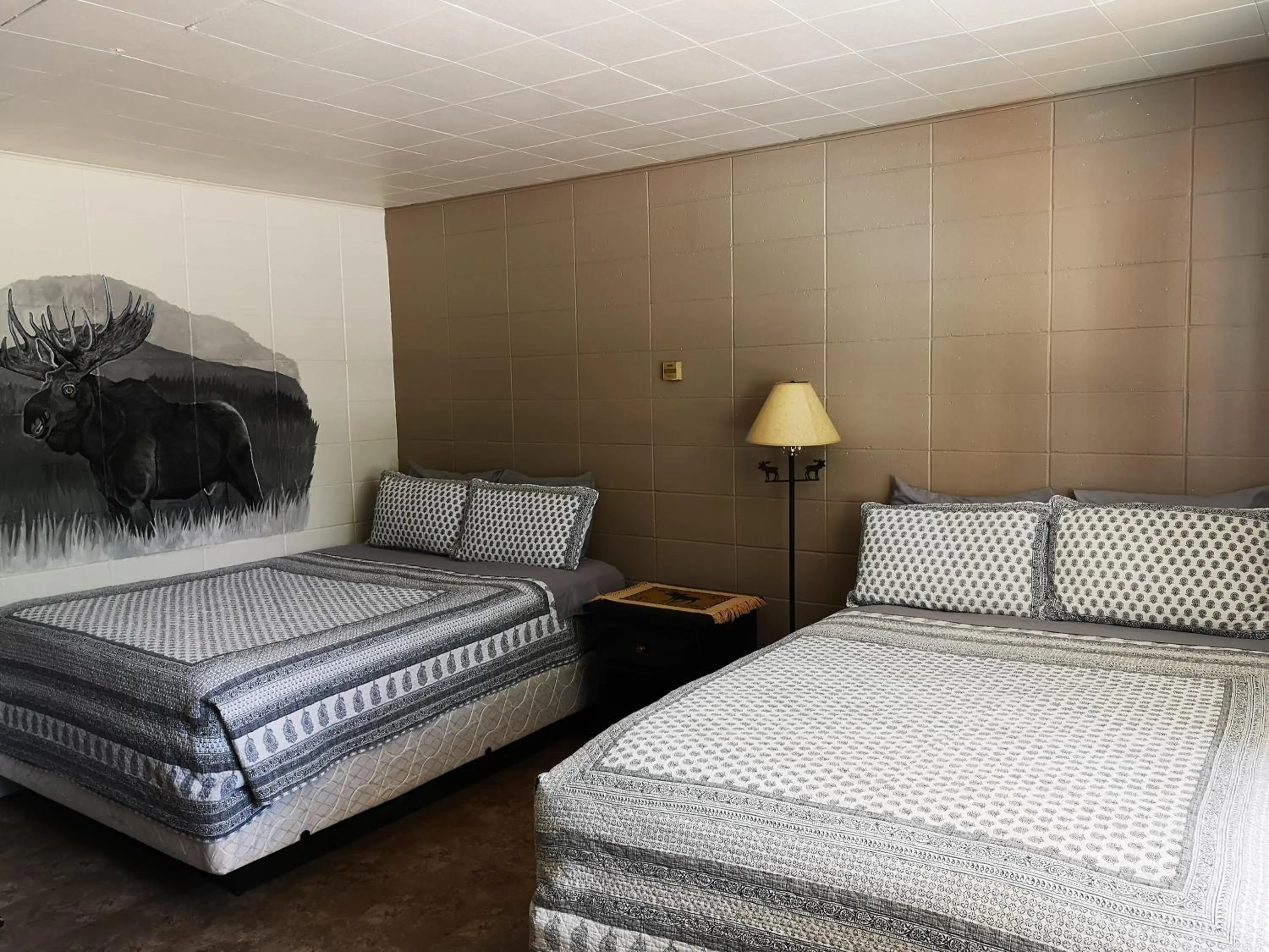 Bed in Overlook Inn & Cabins