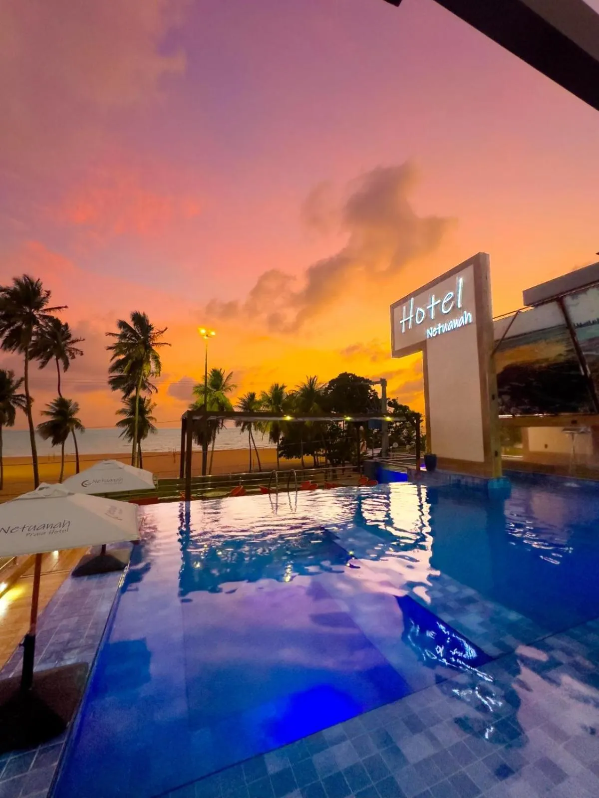 Sunrise in Netuanah Praia Hotel