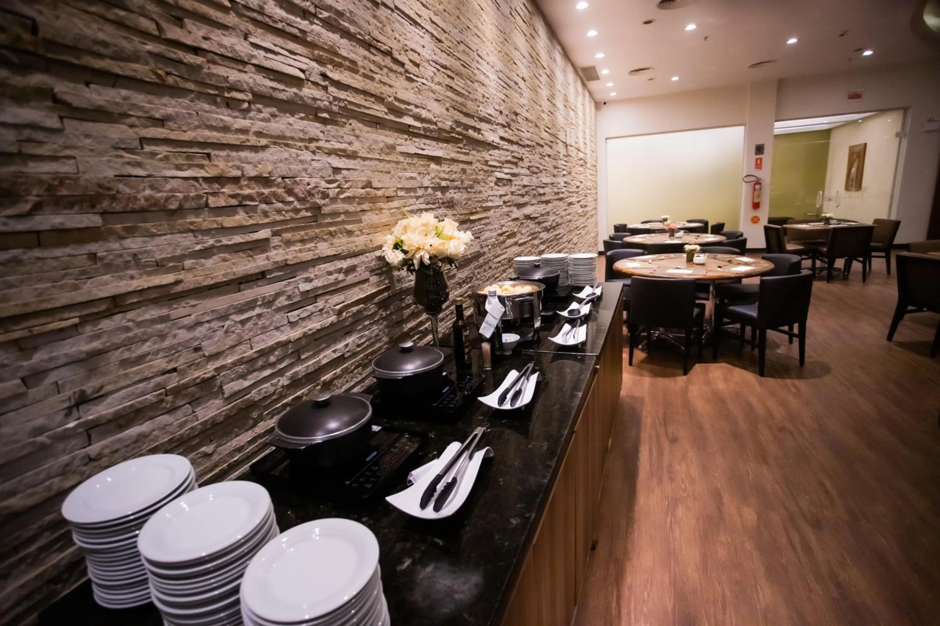 Restaurant/places to eat in Bourbon Convention Hotel Joinville