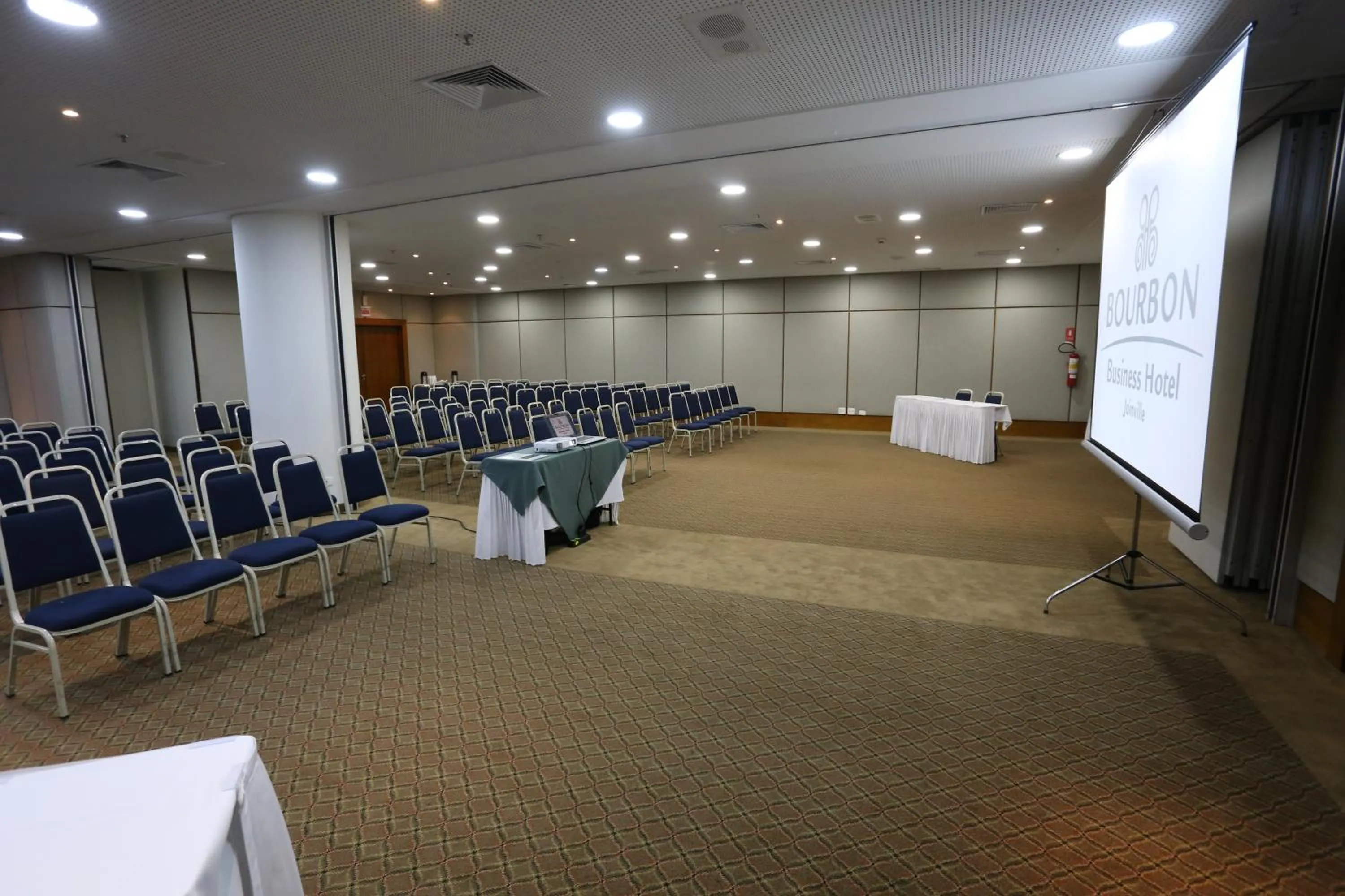 Business facilities in Bourbon Convention Hotel Joinville