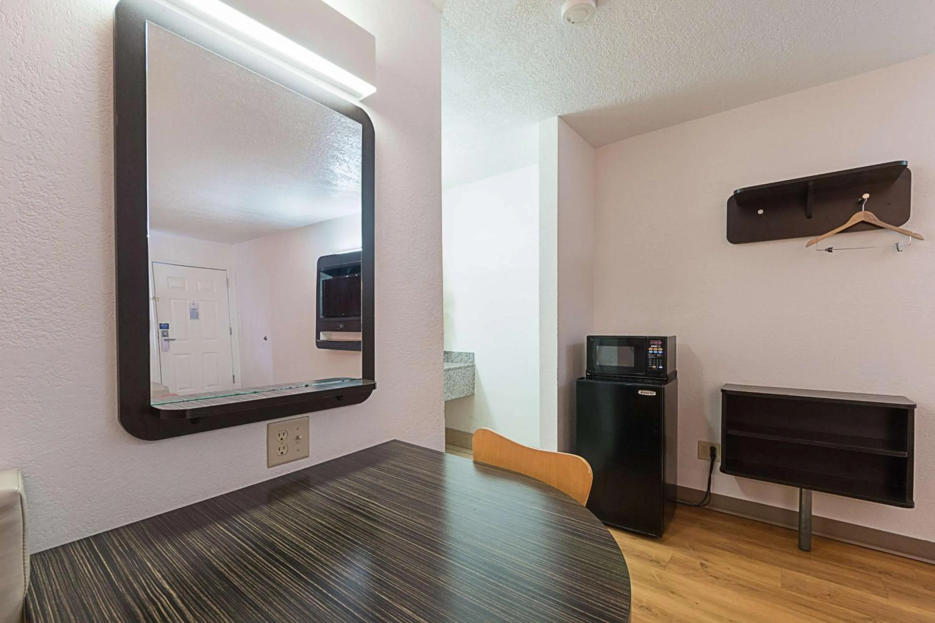 Photo of the whole room in Motel 6-San Antonio, TX - Fiesta Trails