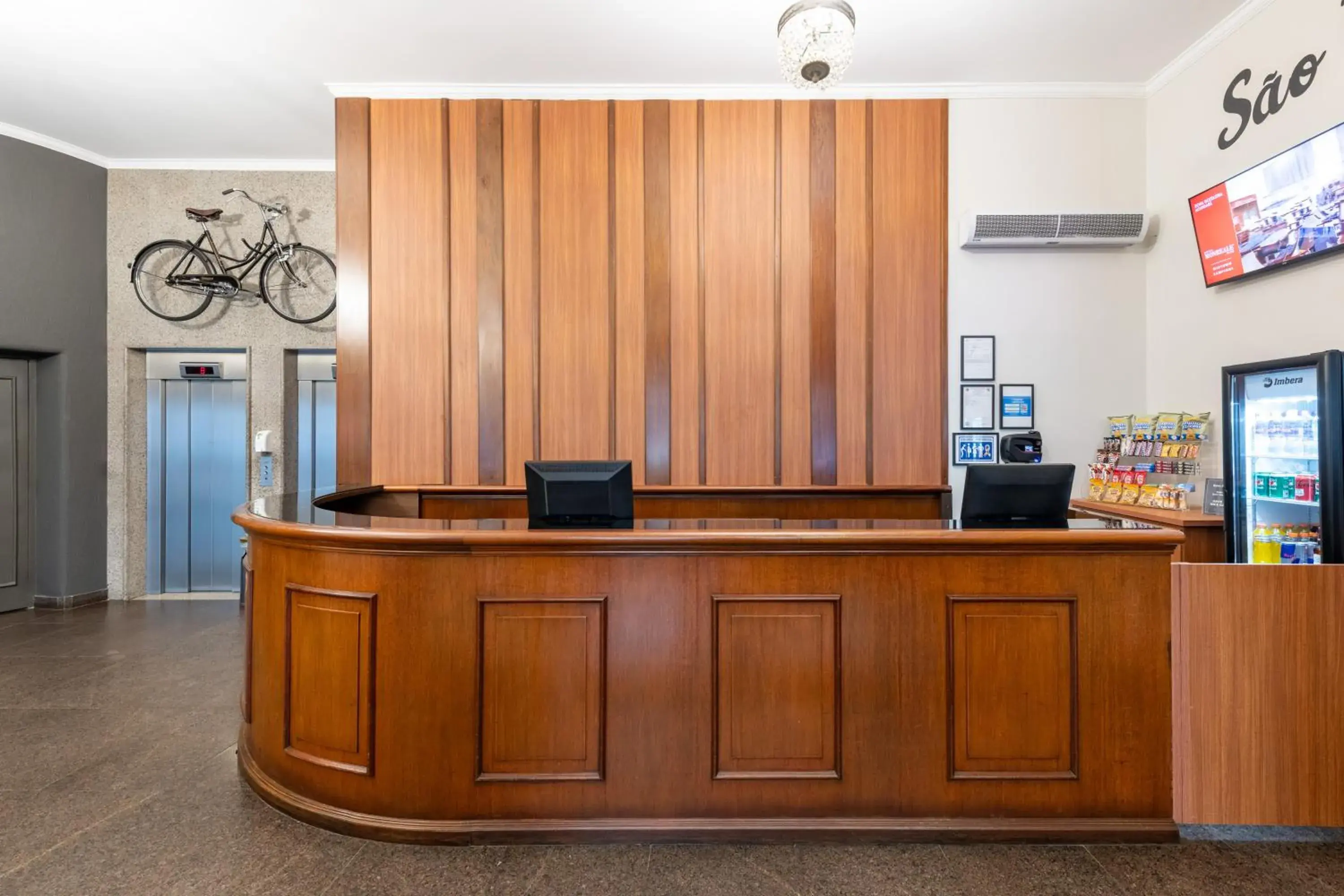 Lobby or reception in DELPLAZA Timbiras São Paulo Lobby or reception in DELPLAZA Timbiras São Paulo