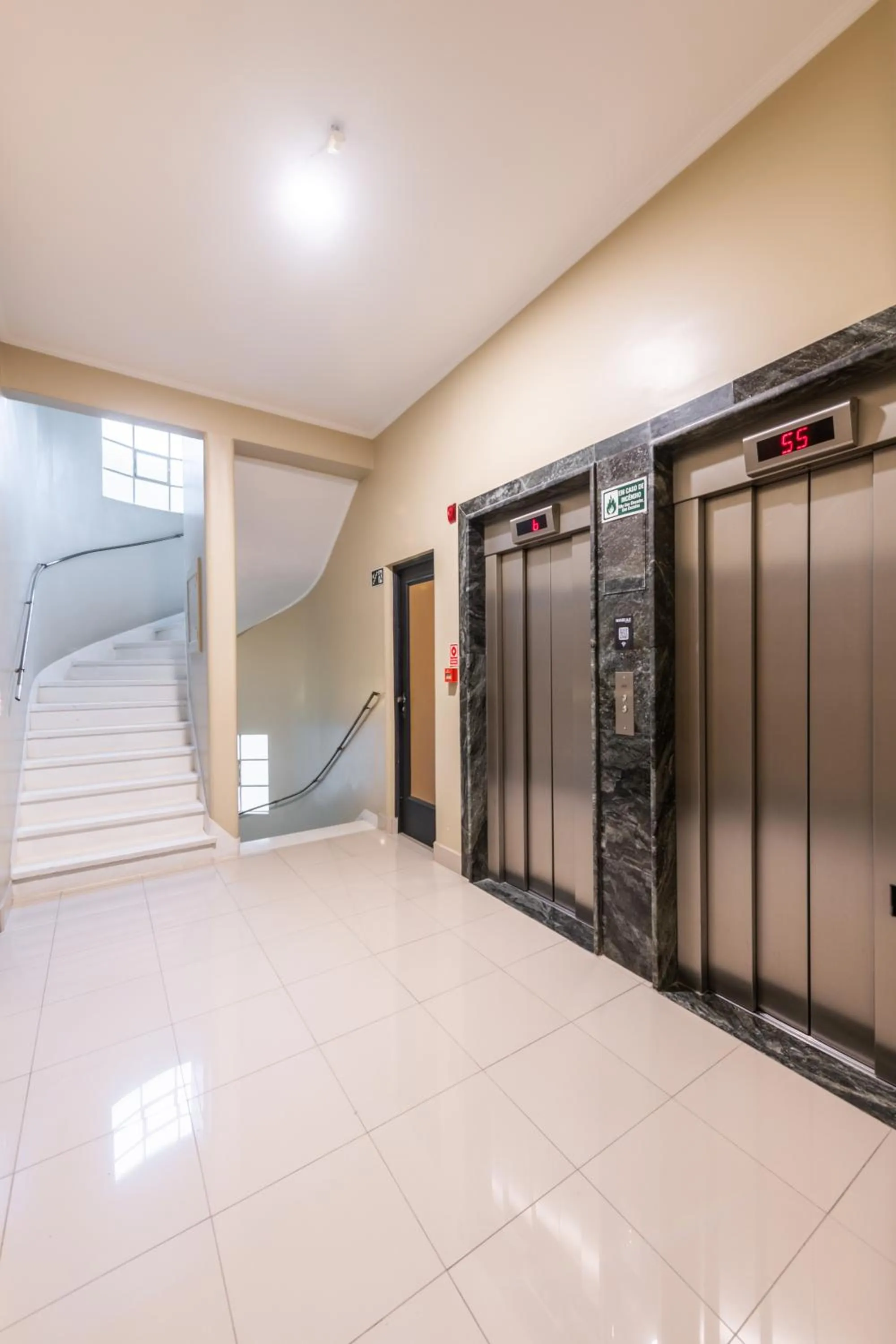 elevator in DELPLAZA Timbiras São Paulo