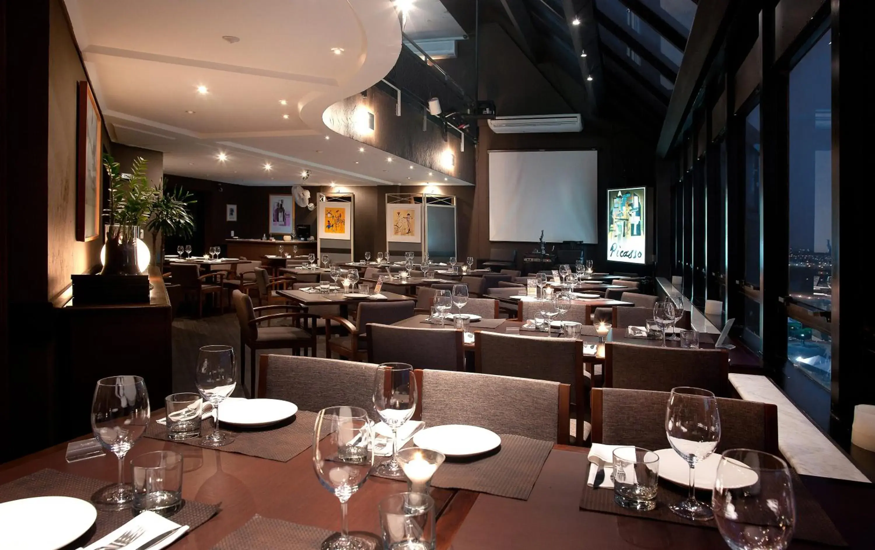 Restaurant/places to eat in Central Park Hotel by Bourbon Restaurant/places to eat in Central Park Hotel by Bourbon