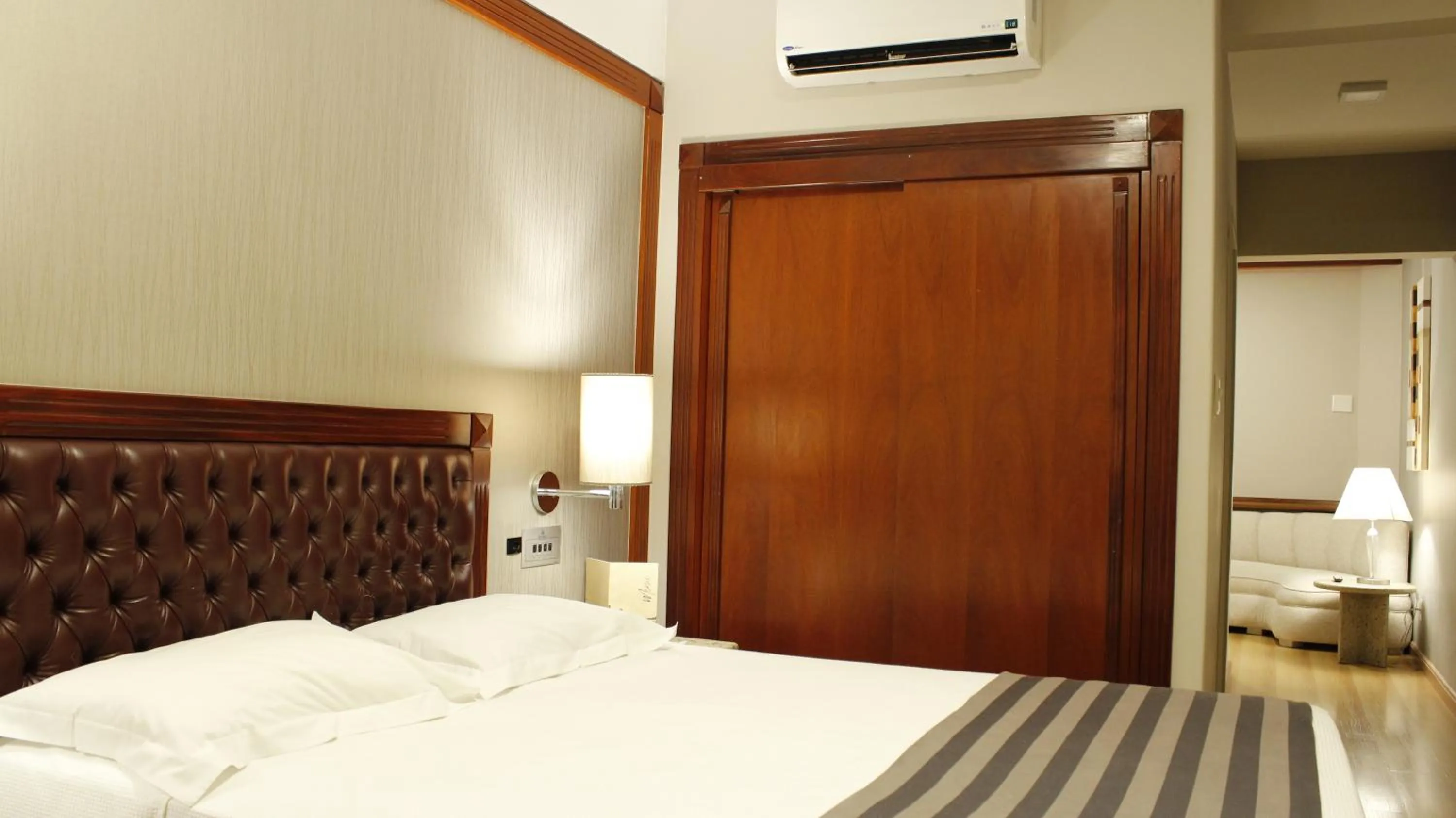 Bedroom, Bed in Bourbon Londrina Hotel