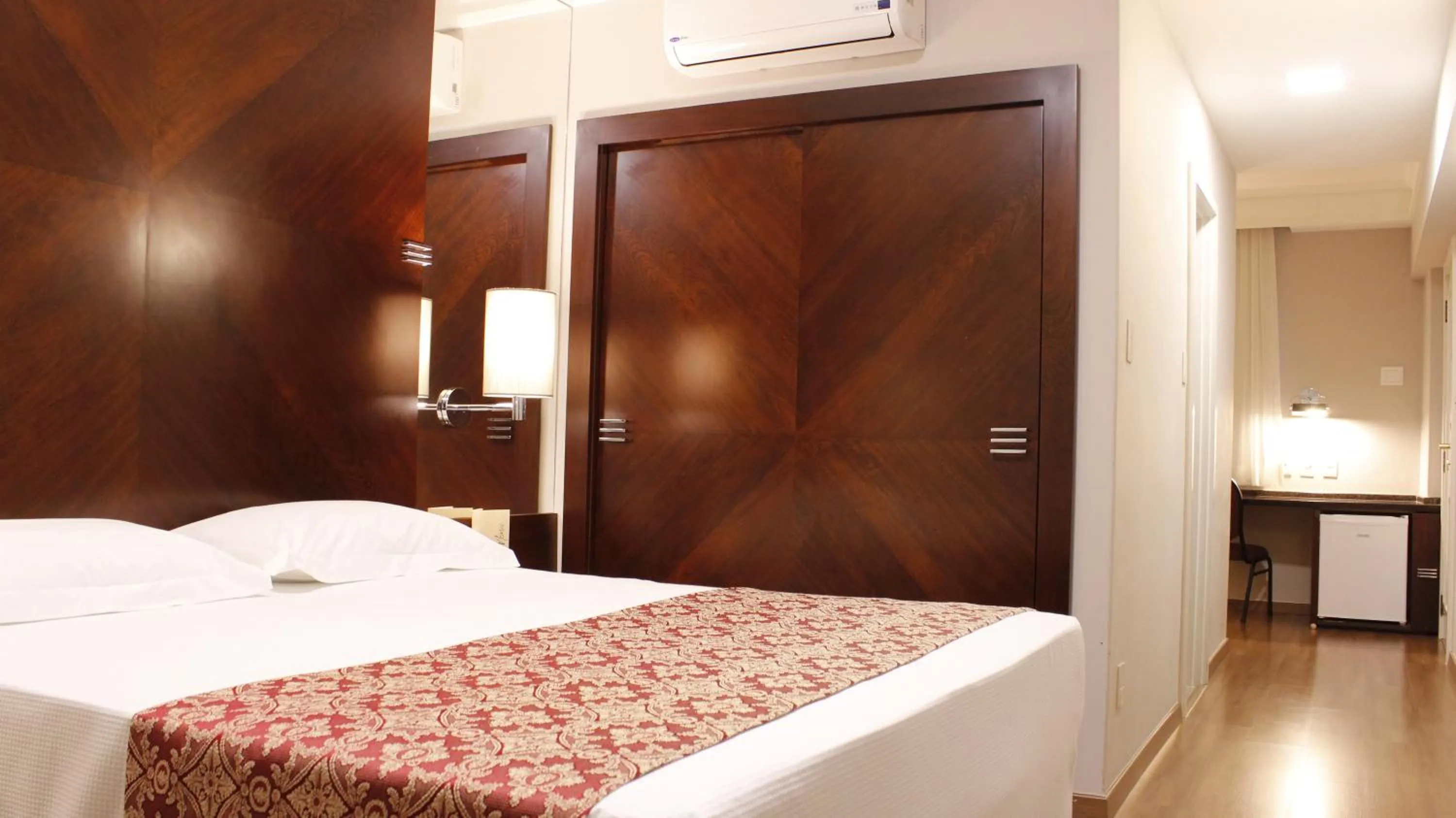 Bedroom, Bed in Bourbon Londrina Hotel