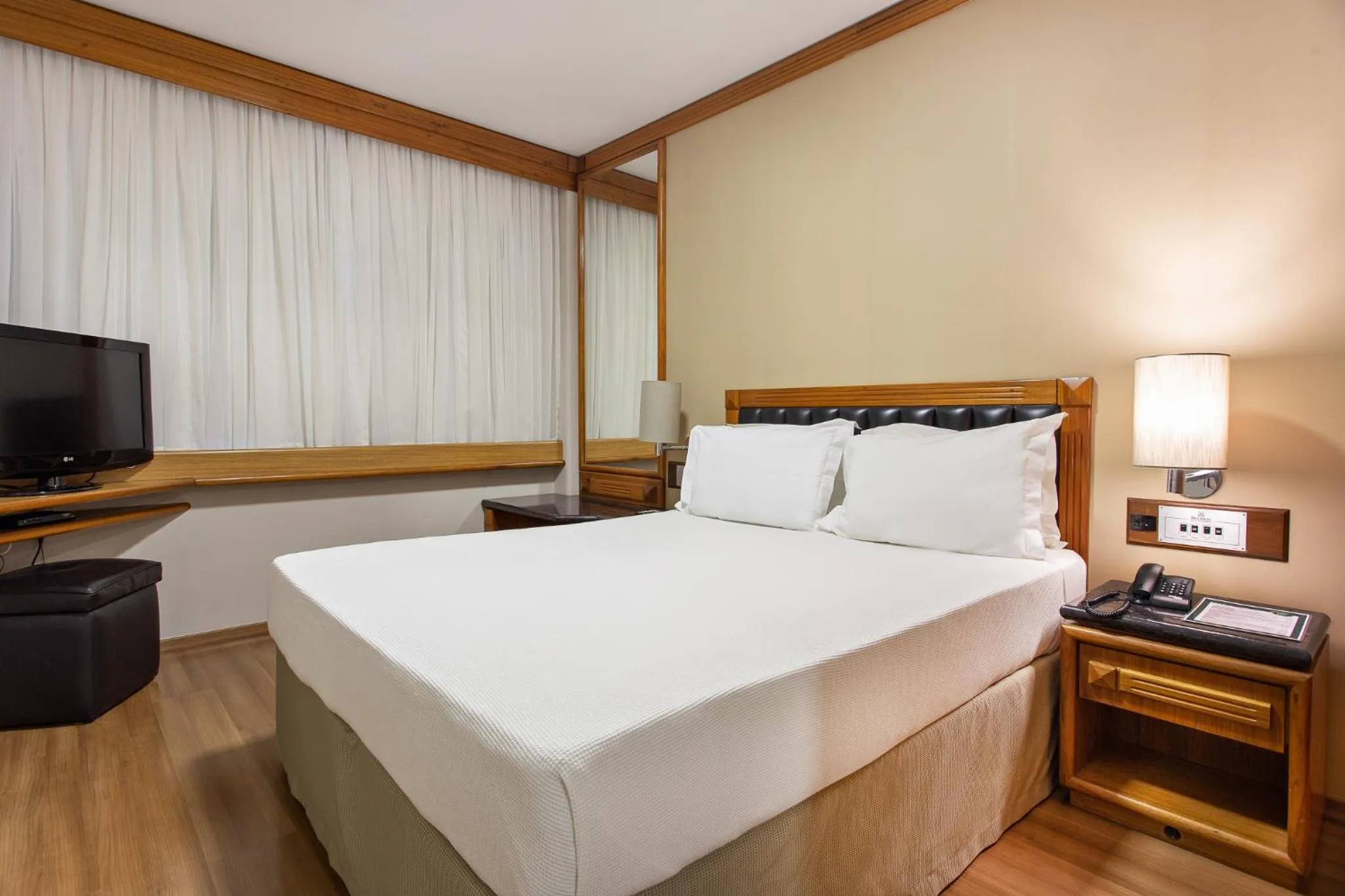 Bedroom, Bed in Bourbon Londrina Hotel