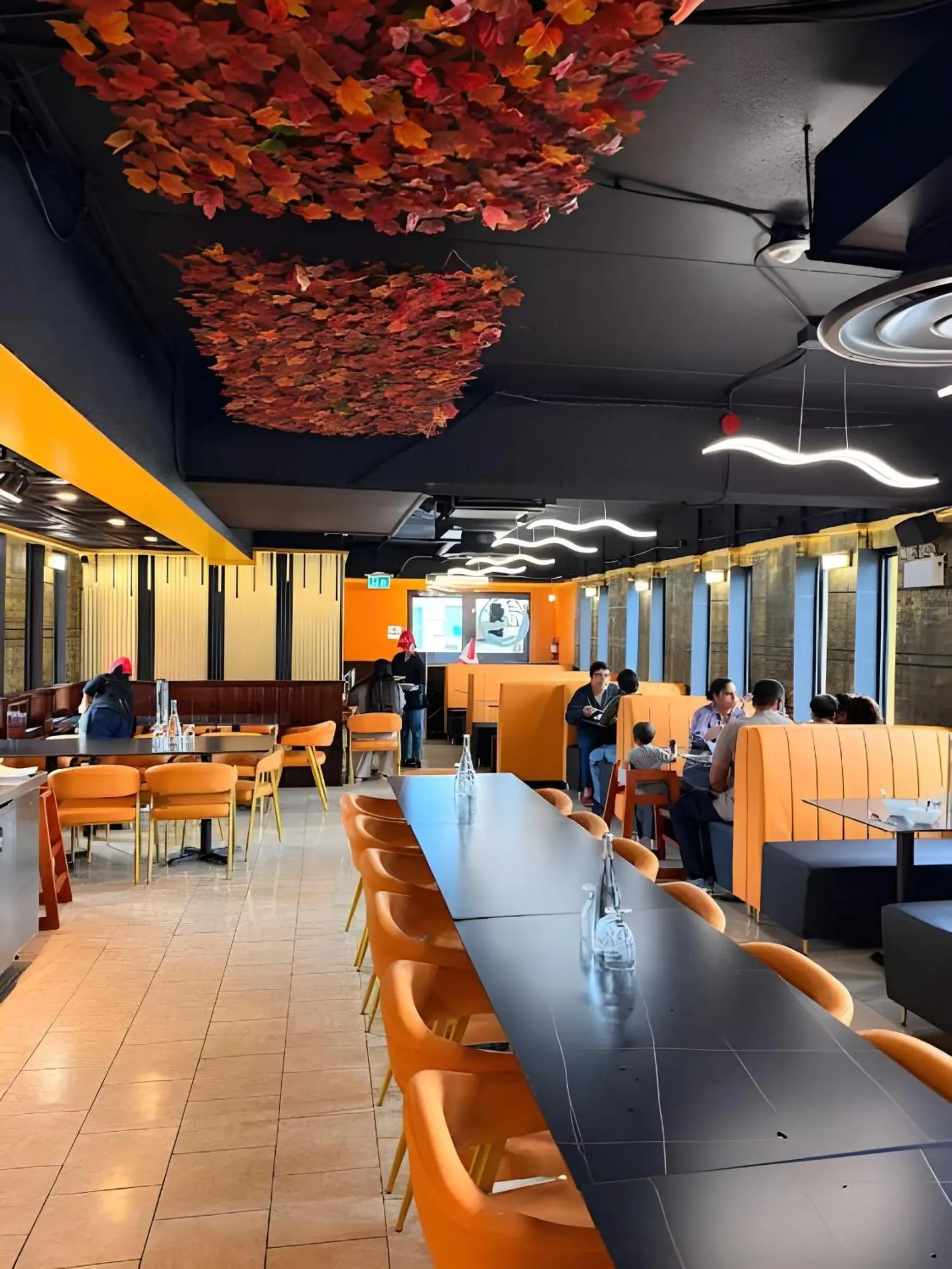 Restaurant/places to eat in Empress Inn and Suites by the Falls Restaurant/places to eat in Empress Inn and Suites by the Falls